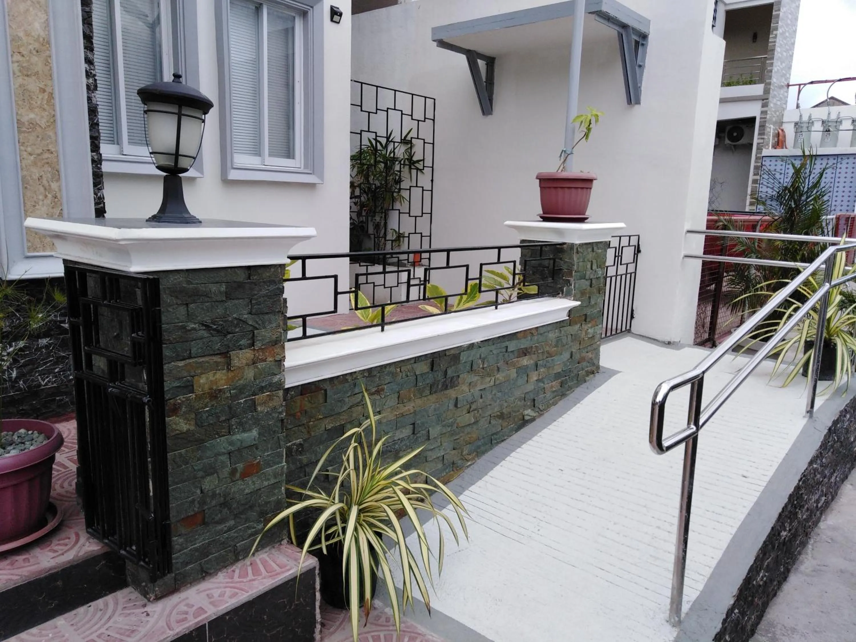 Property building in Venezia Suites Hotel Iloilo