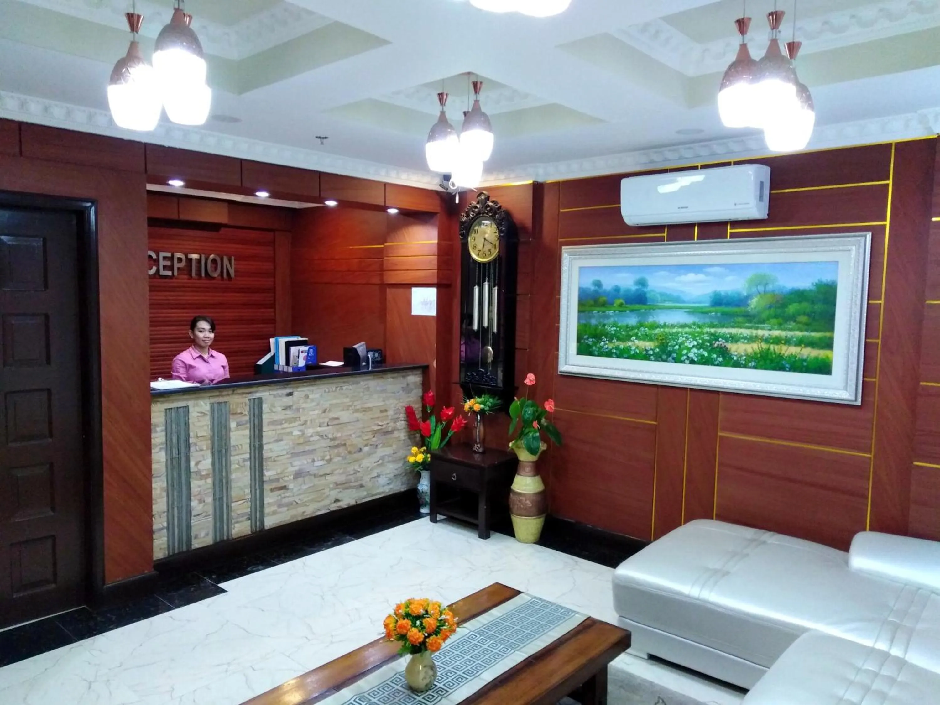 Lobby or reception in Venezia Suites Hotel Iloilo