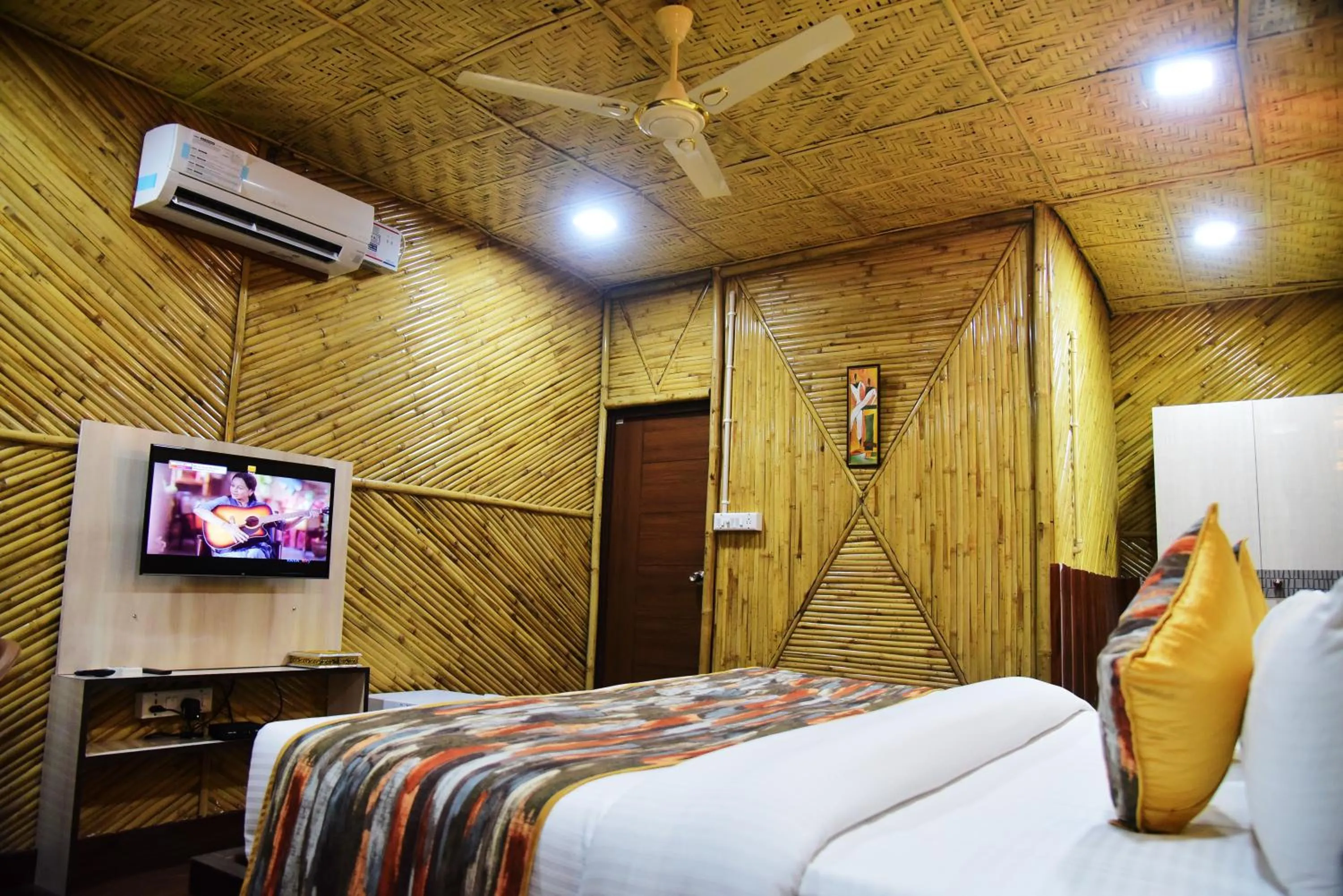 Photo of the whole room in Hotel Bamboo Castle