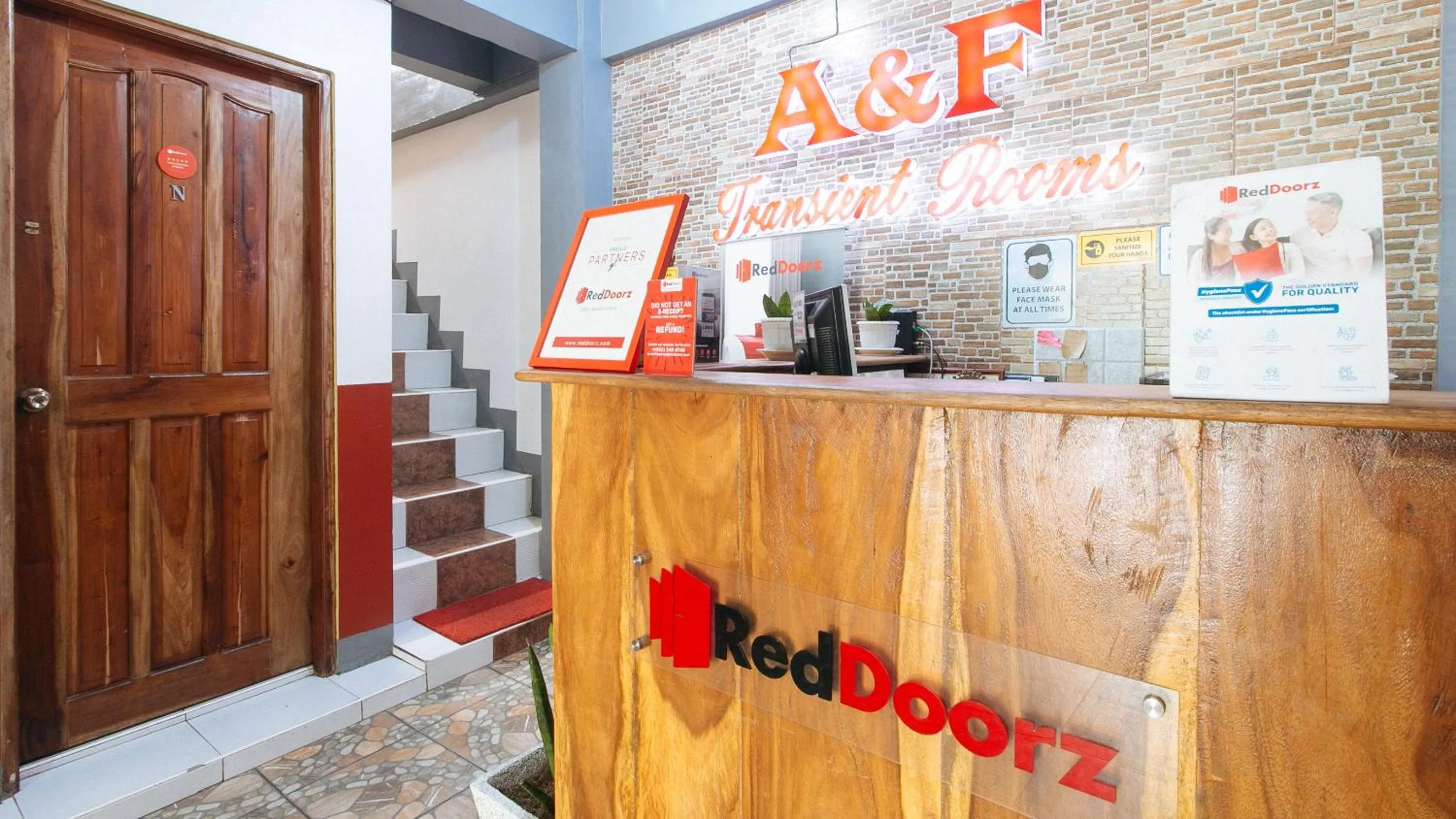 Property logo or sign in RedDoorz at A&F C5 Pinagsama Taguig