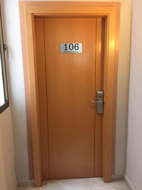 Photo of the whole room in Hotel Sacratif