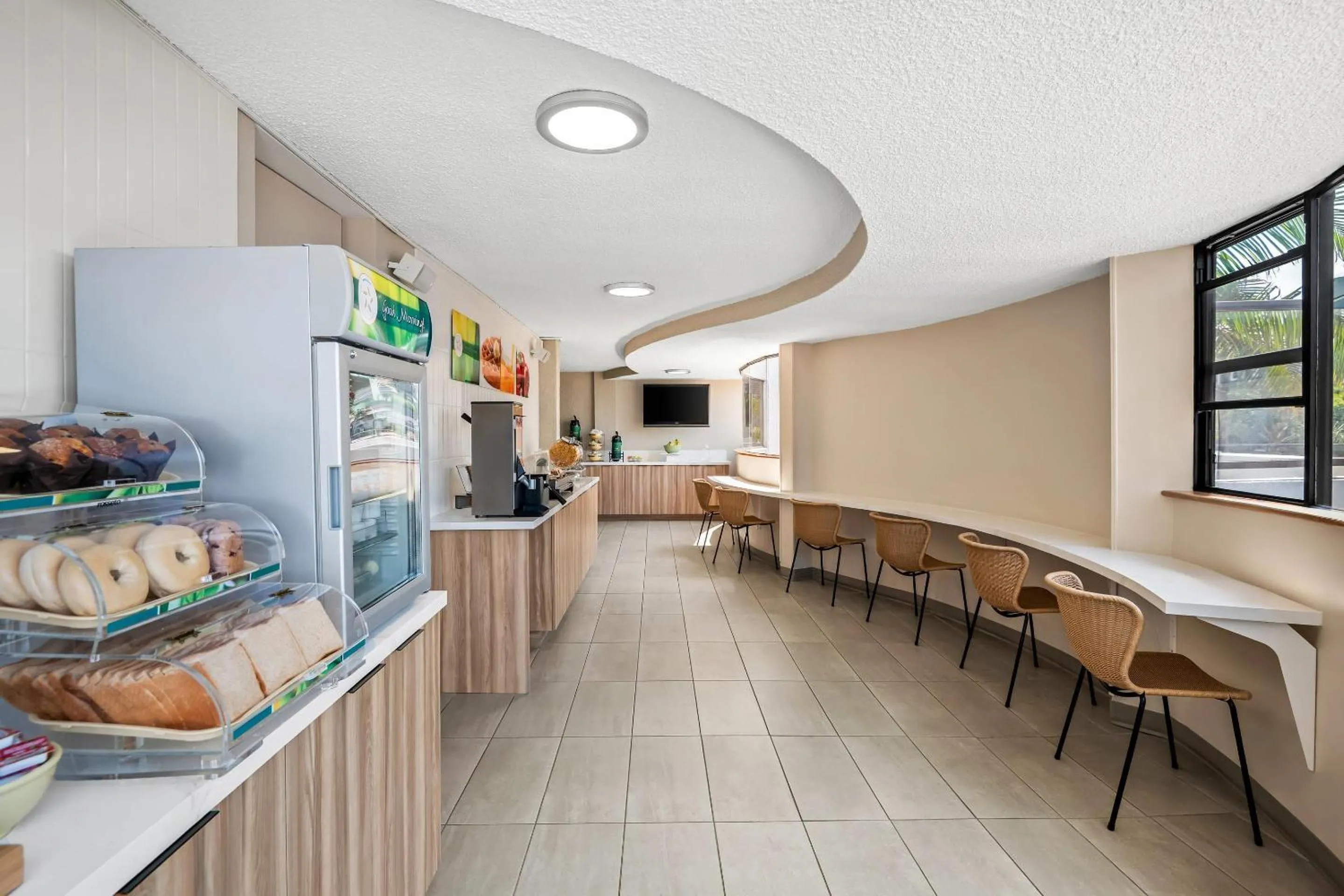 Breakfast in Quality Inn & Suites Hermosa Beach