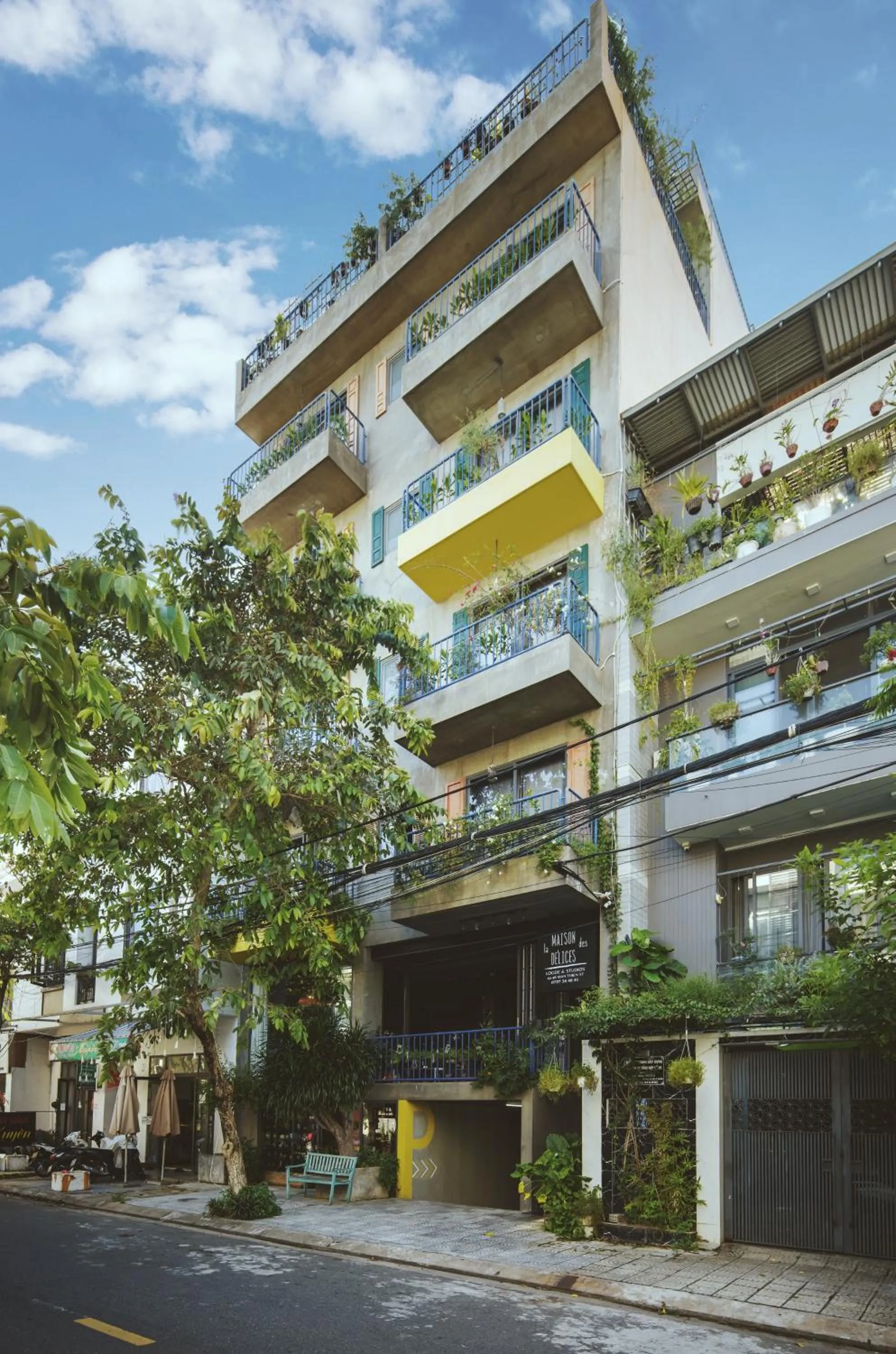 Property building in La Maison Des Délices