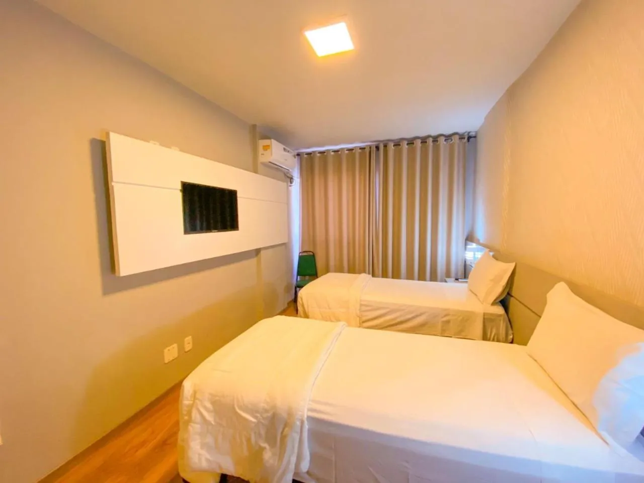 Bed in Hotel Verde Plaza