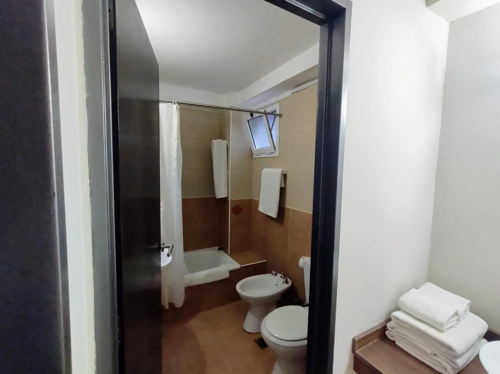 Toilet in Urquiza Suites Salta