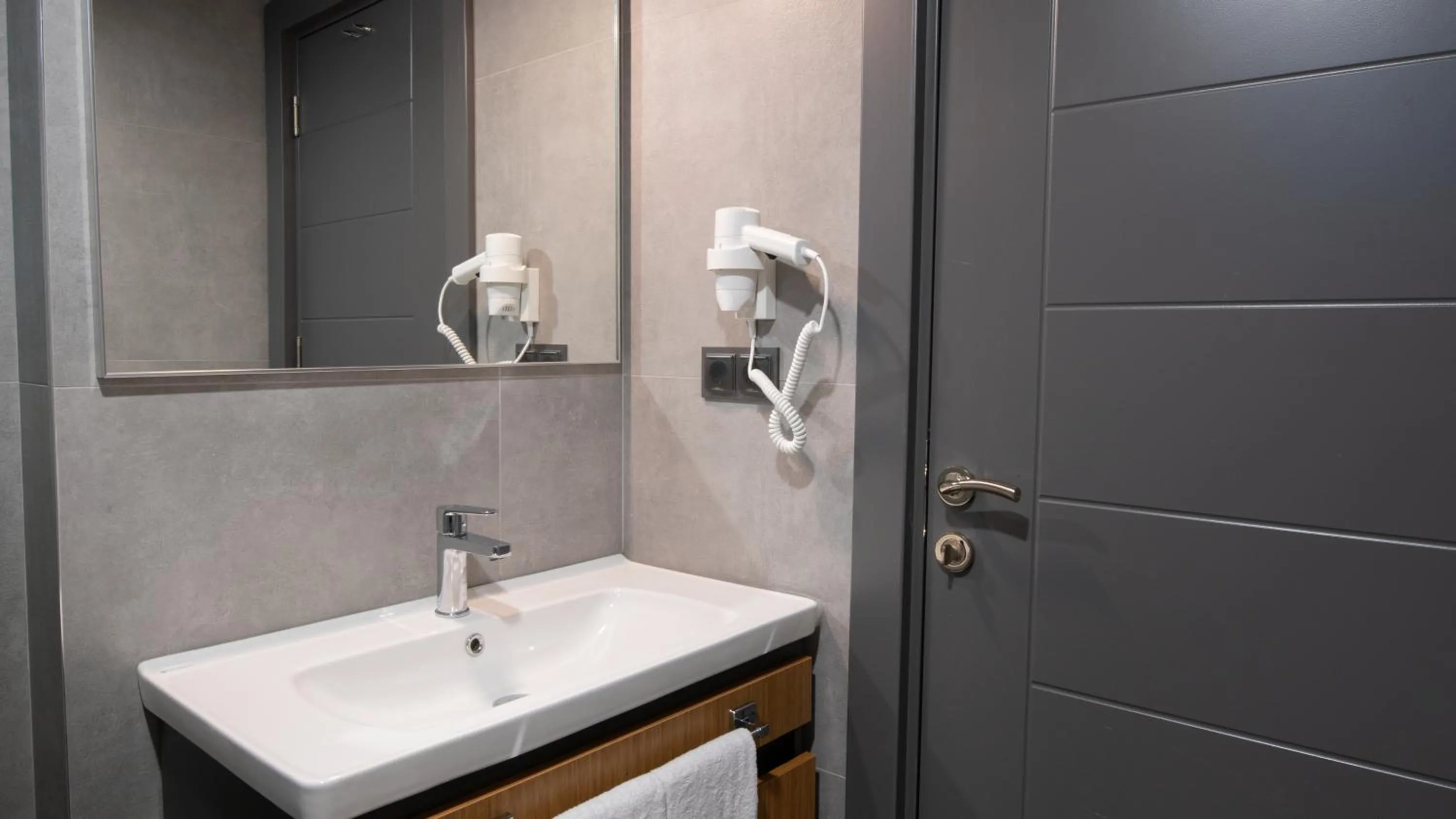 Bathroom in OPERA SUITES Apart Hotel