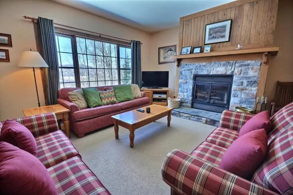 Les Falaises by Rendez-Vous Mont-Tremblant