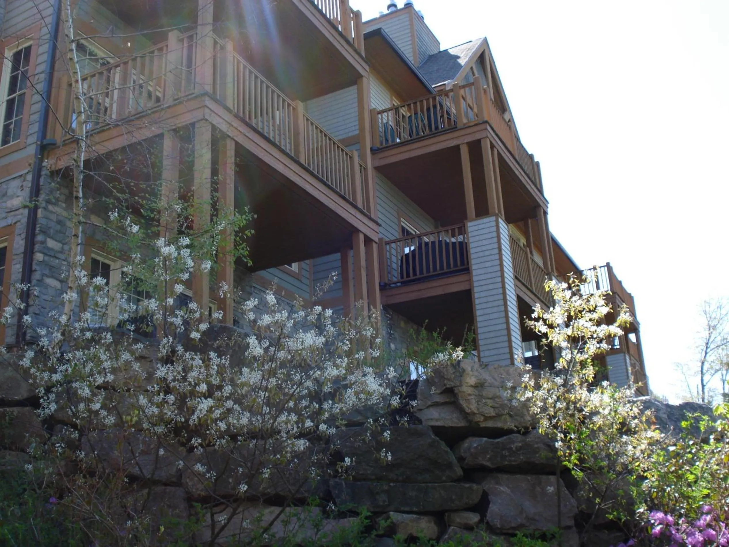 Facade/entrance in Les Falaises by Rendez-Vous Mont-Tremblant