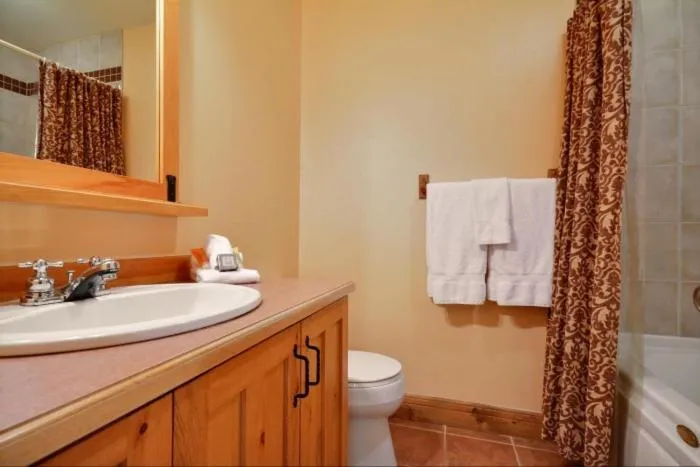 Les Falaises by Rendez-Vous Mont-Tremblant