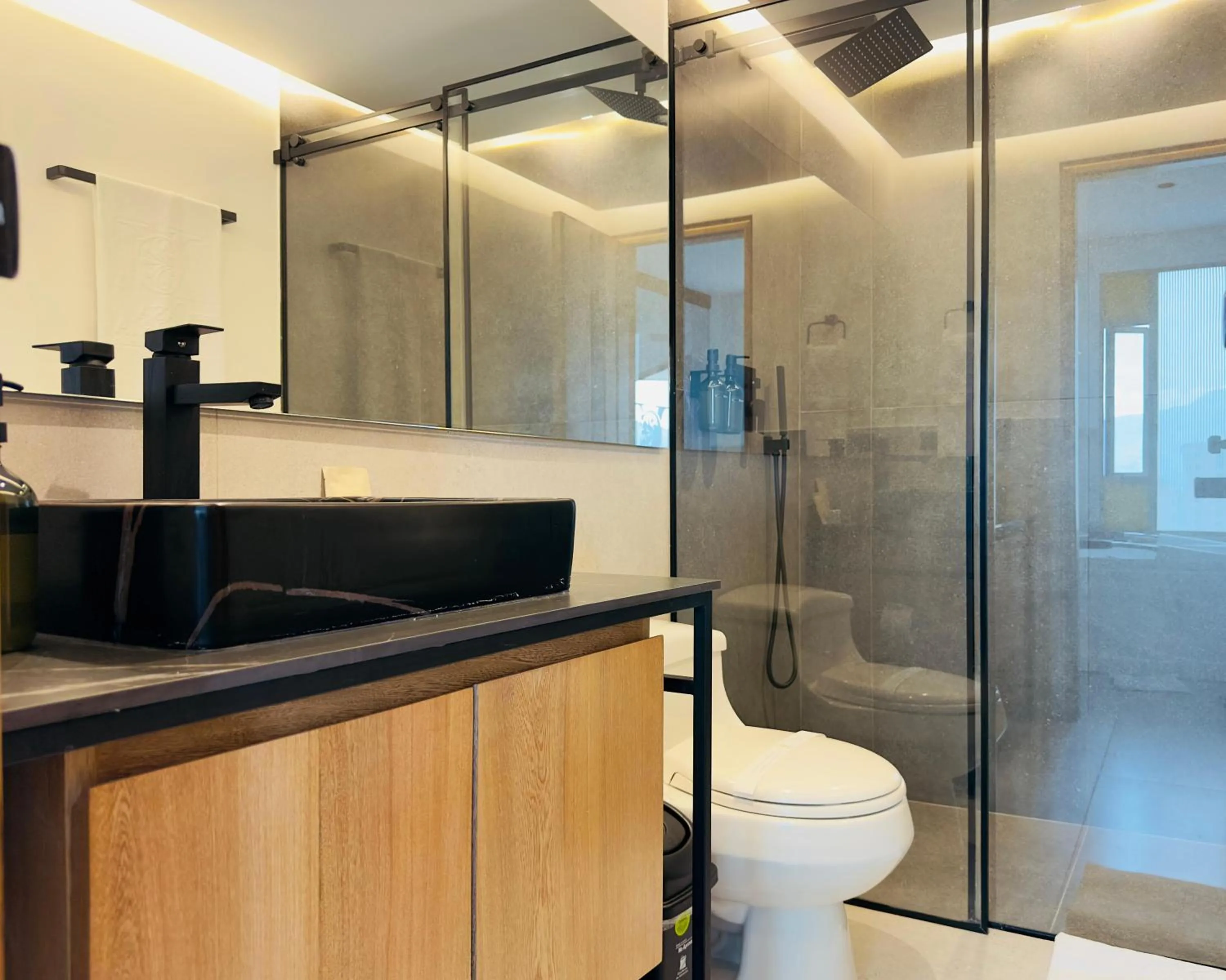 Shower in Hotel Casa Victoria