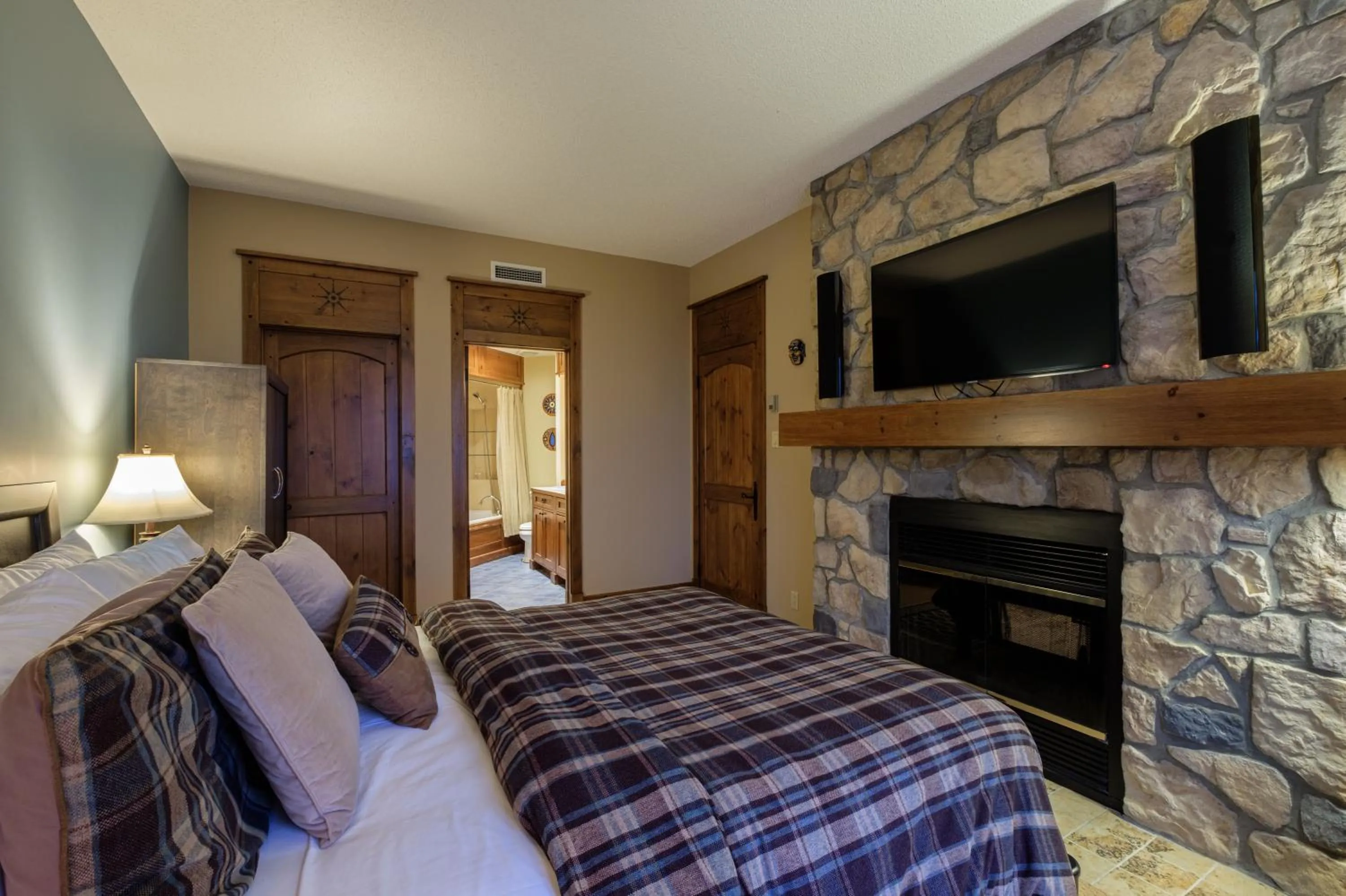 Bedroom, Bed in L'Équinoxe Rendez-Vous Mont-Tremblant