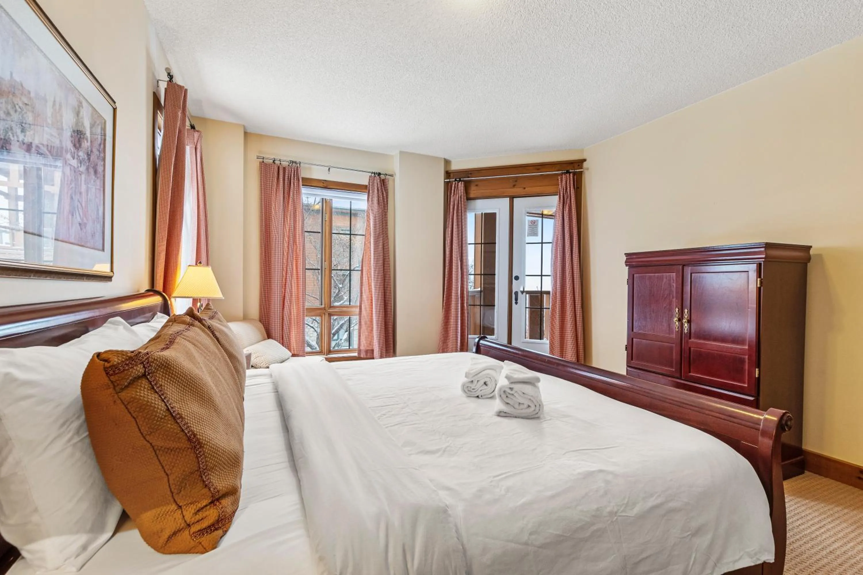 Bed in L'Équinoxe Rendez-Vous Mont-Tremblant