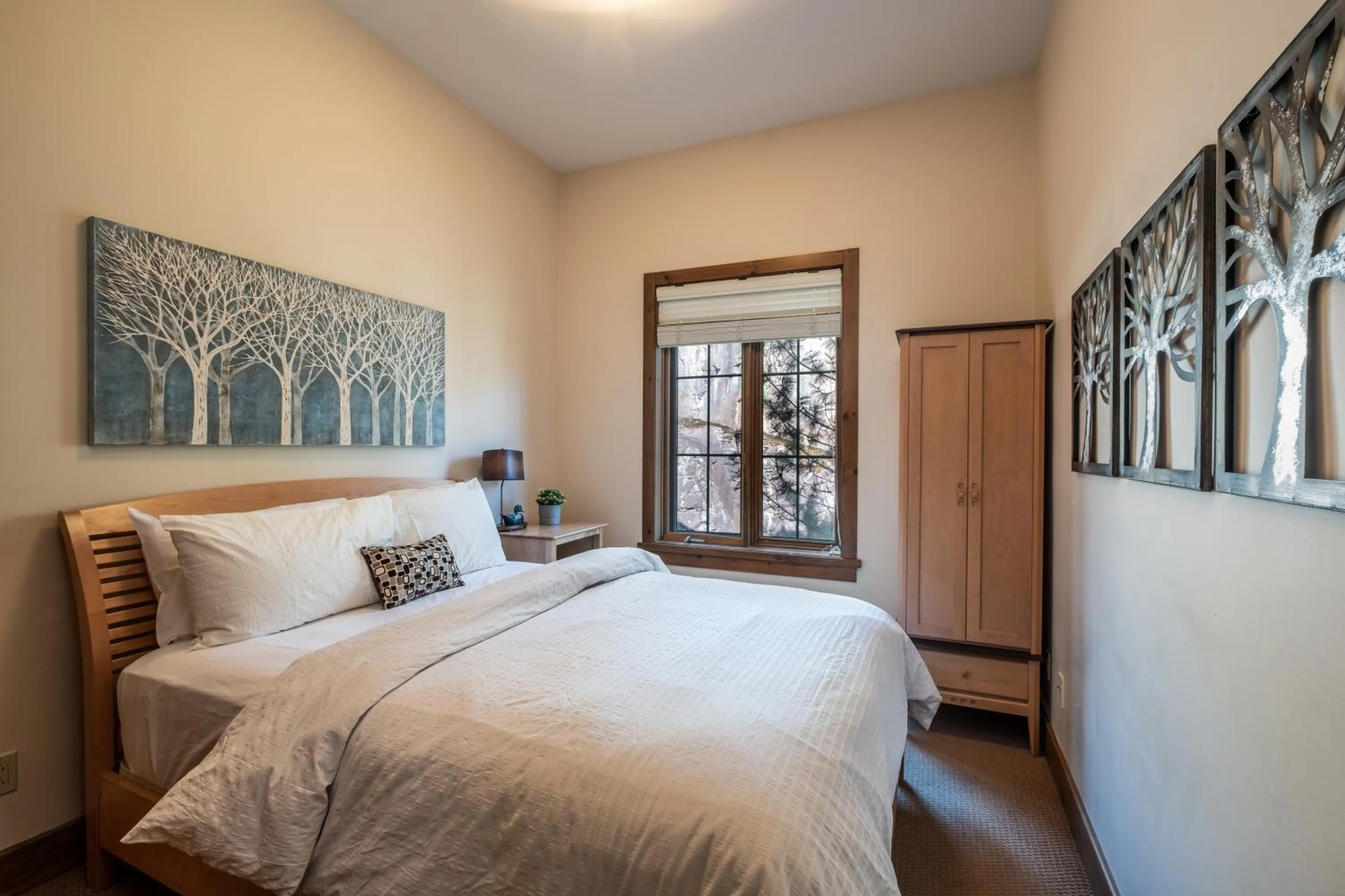 Bed in L'Équinoxe Rendez-Vous Mont-Tremblant