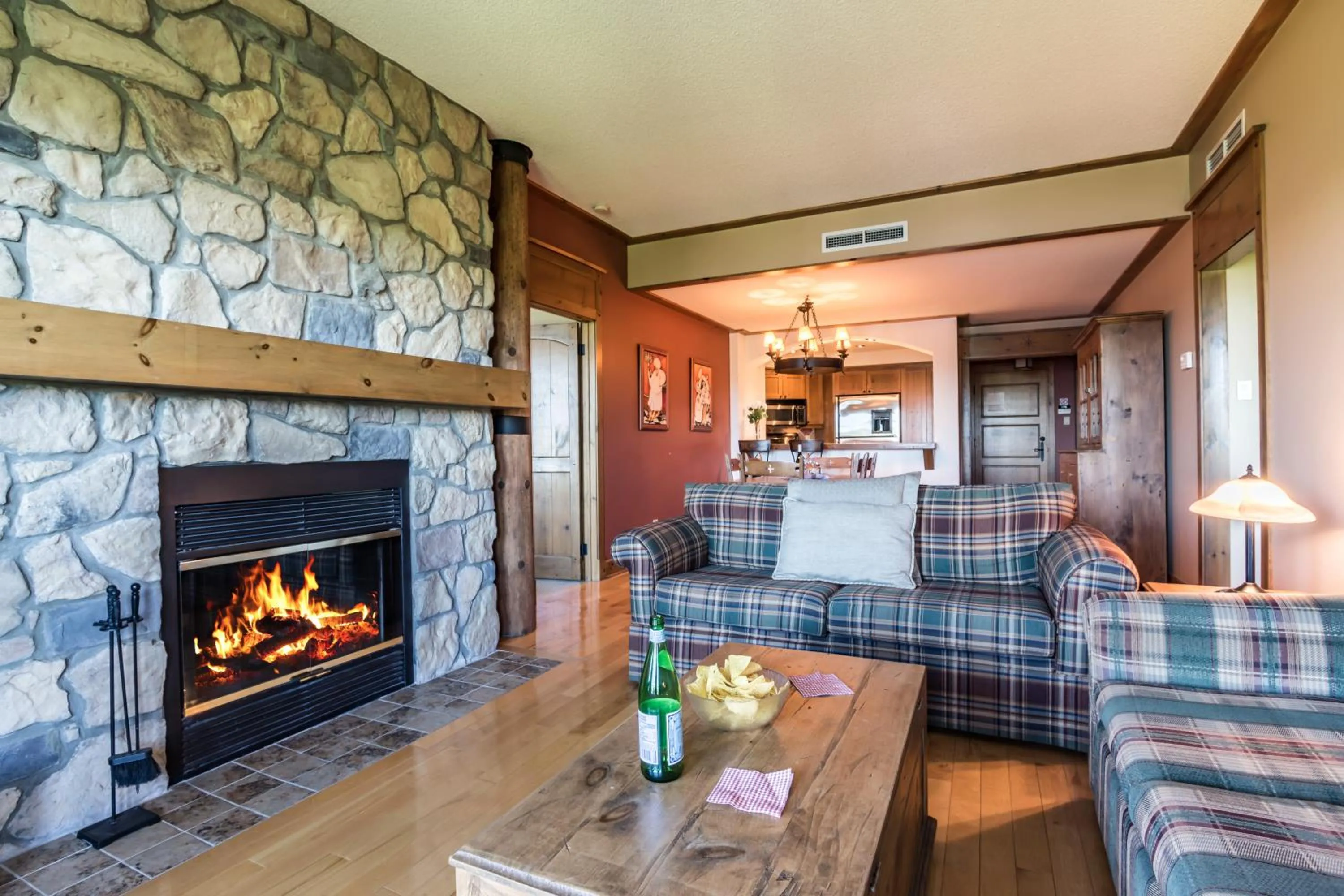 Living room in L'Équinoxe Rendez-Vous Mont-Tremblant