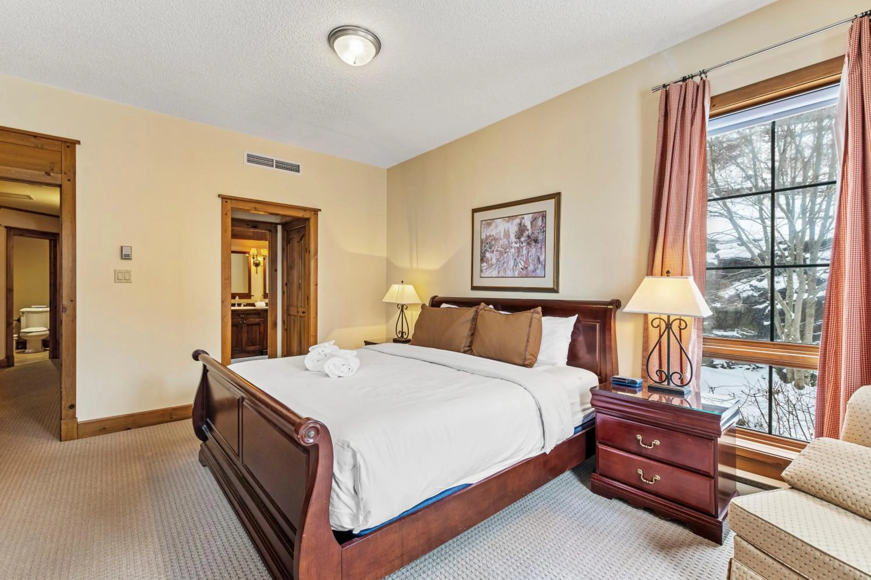 Bed in L'Équinoxe Rendez-Vous Mont-Tremblant