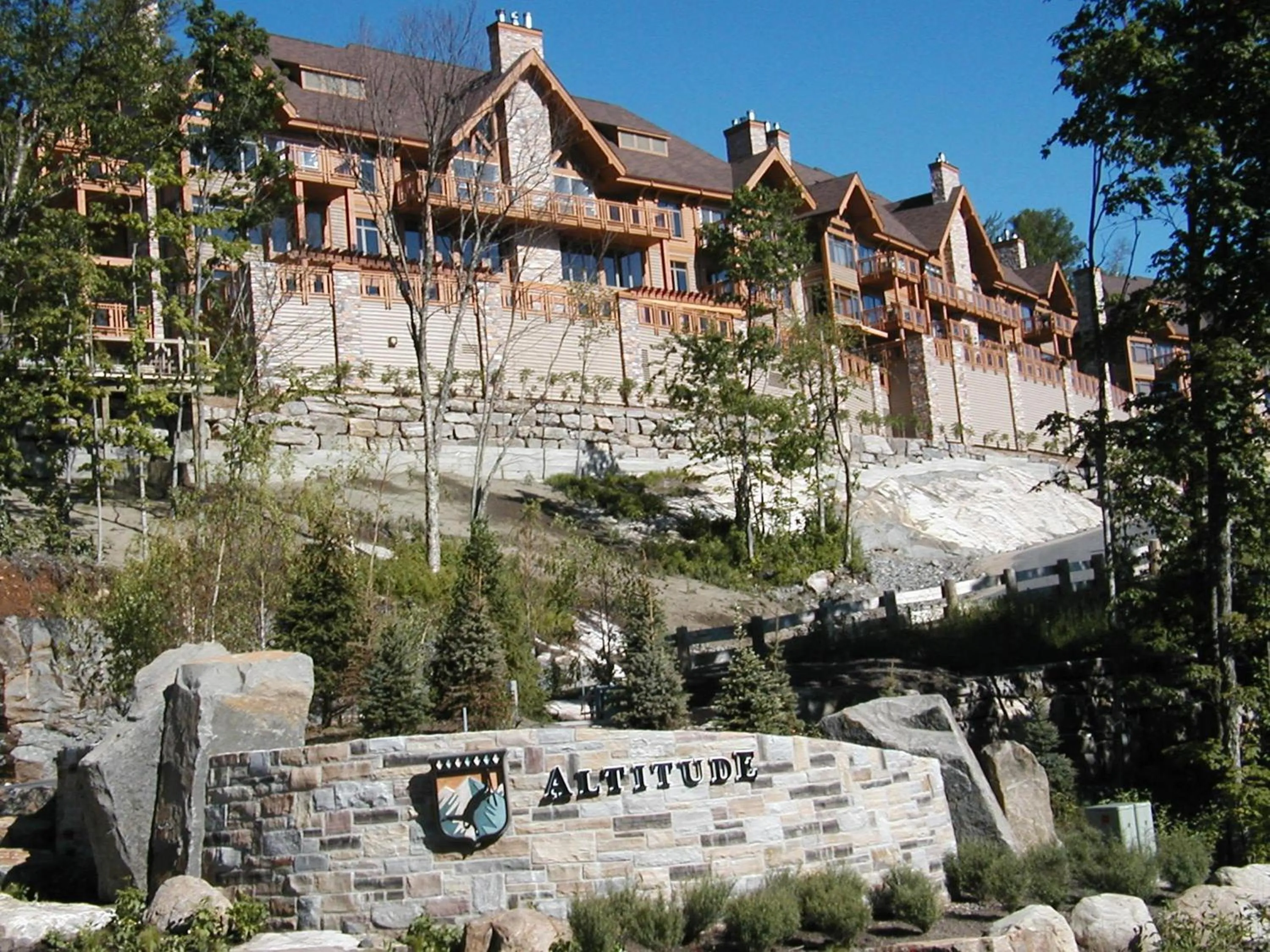 Facade/entrance in L'Altitude by Rendez-Vous Mont-Tremblant