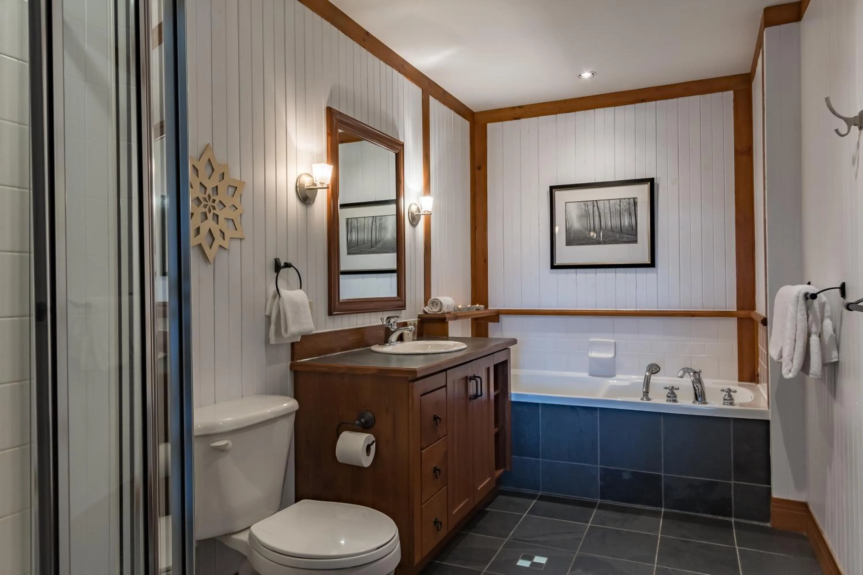 Bathroom in L'Altitude by Rendez-Vous Mont-Tremblant