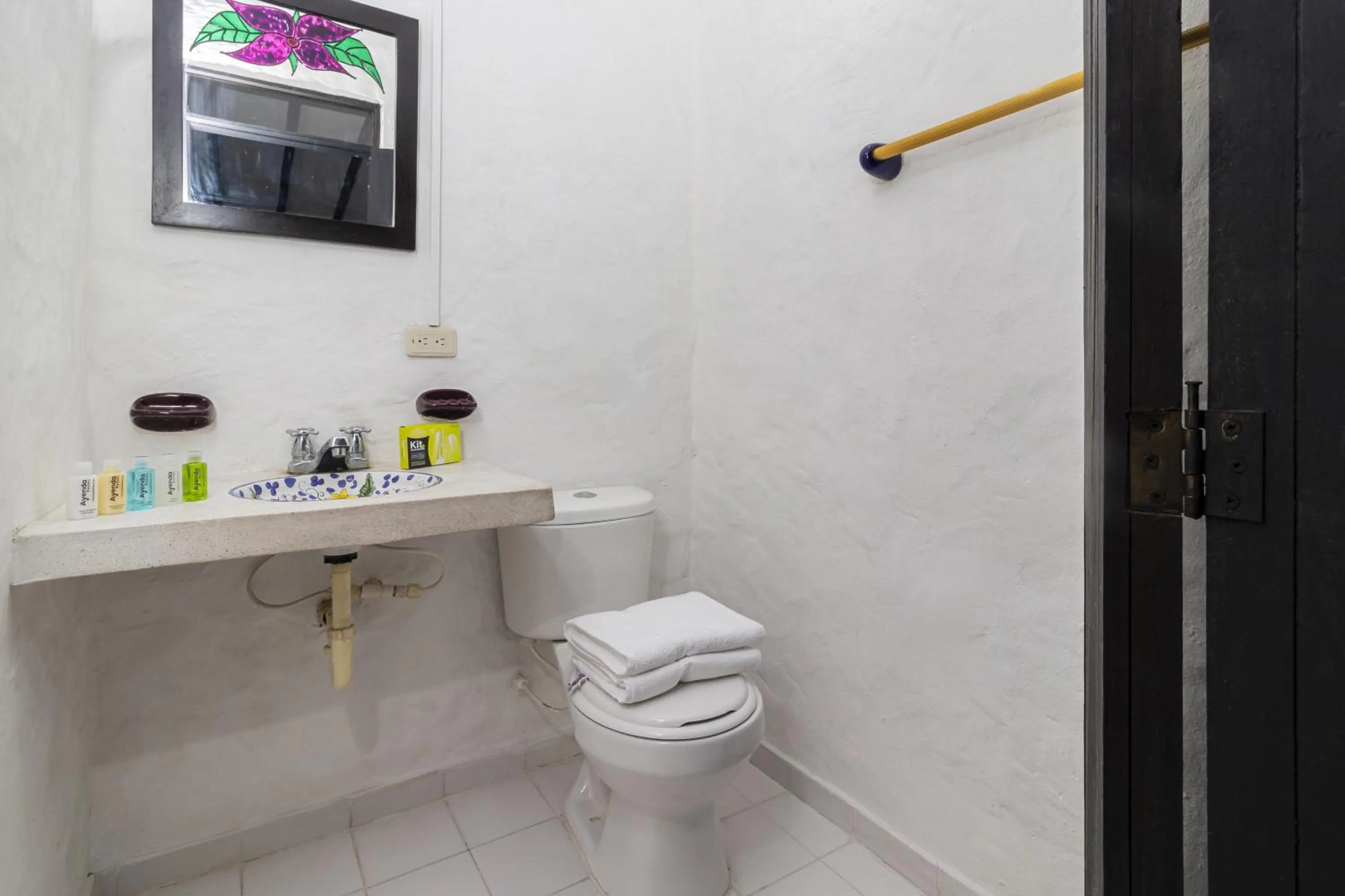 Bathroom in Corona Real