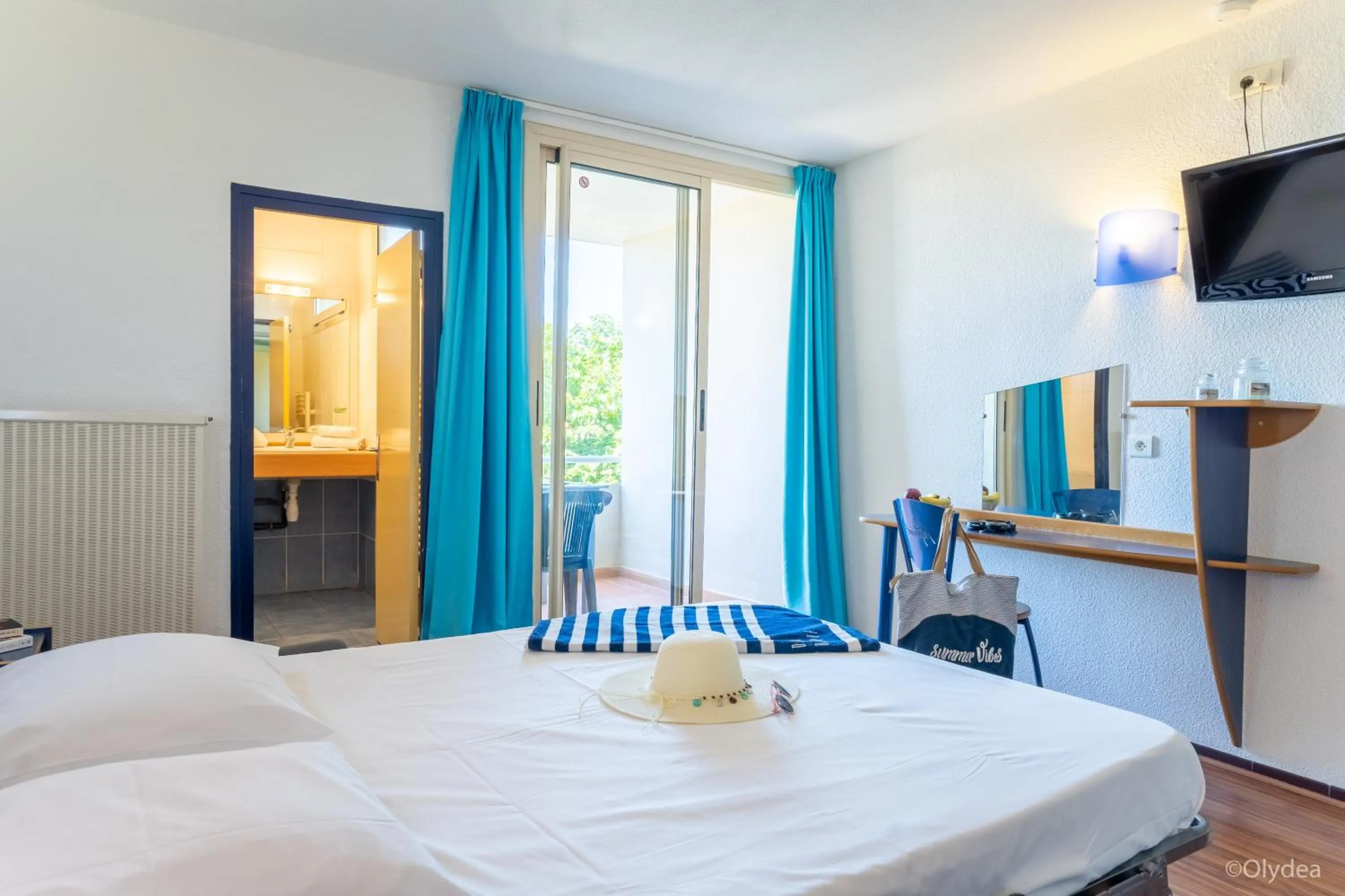 Photo of the whole room, Bed in Olydea le Neptune Saint Pierre la mer