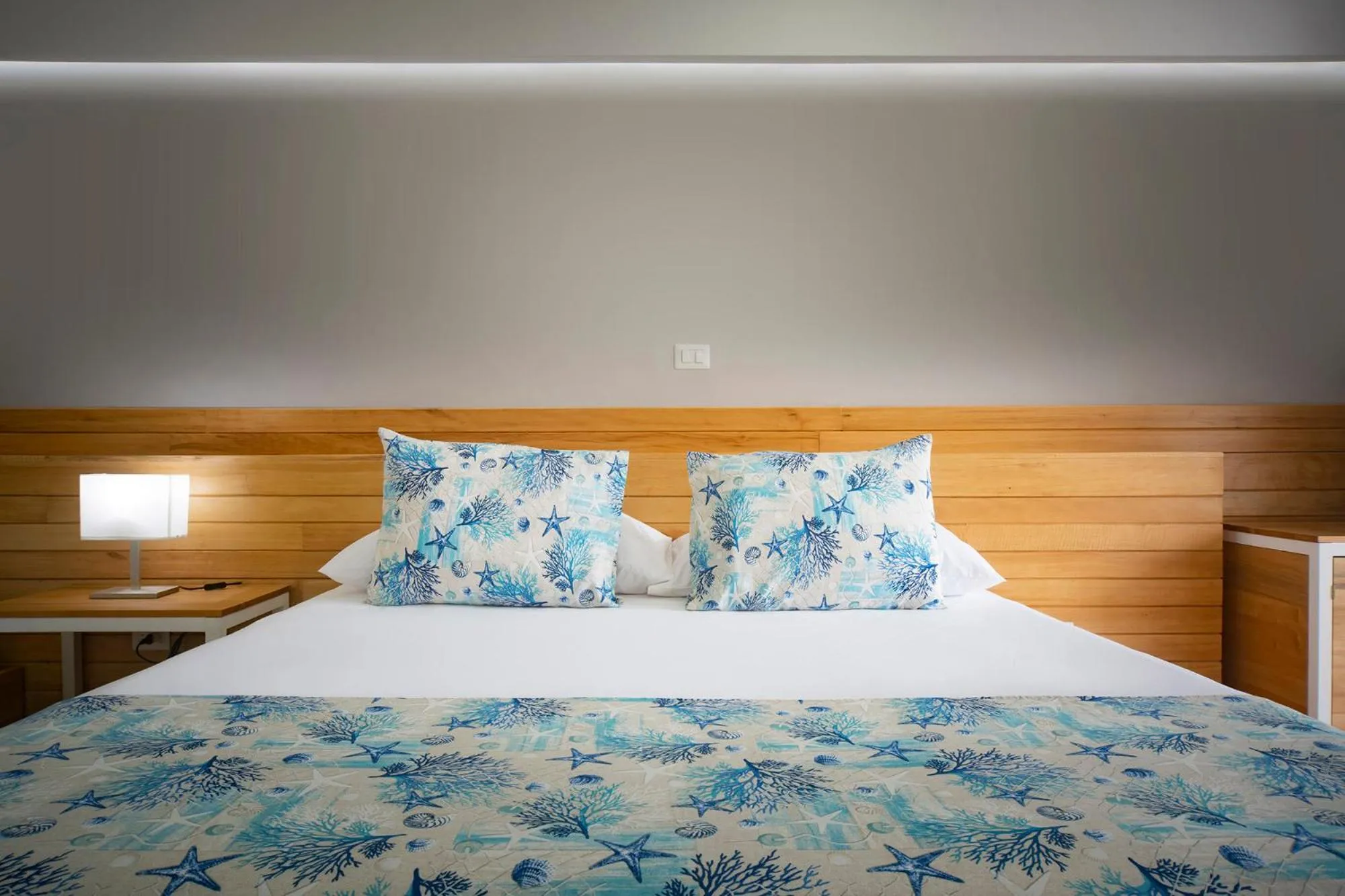 Decorative detail, Bed in Naboo Resort & Dive Center - Adults Only