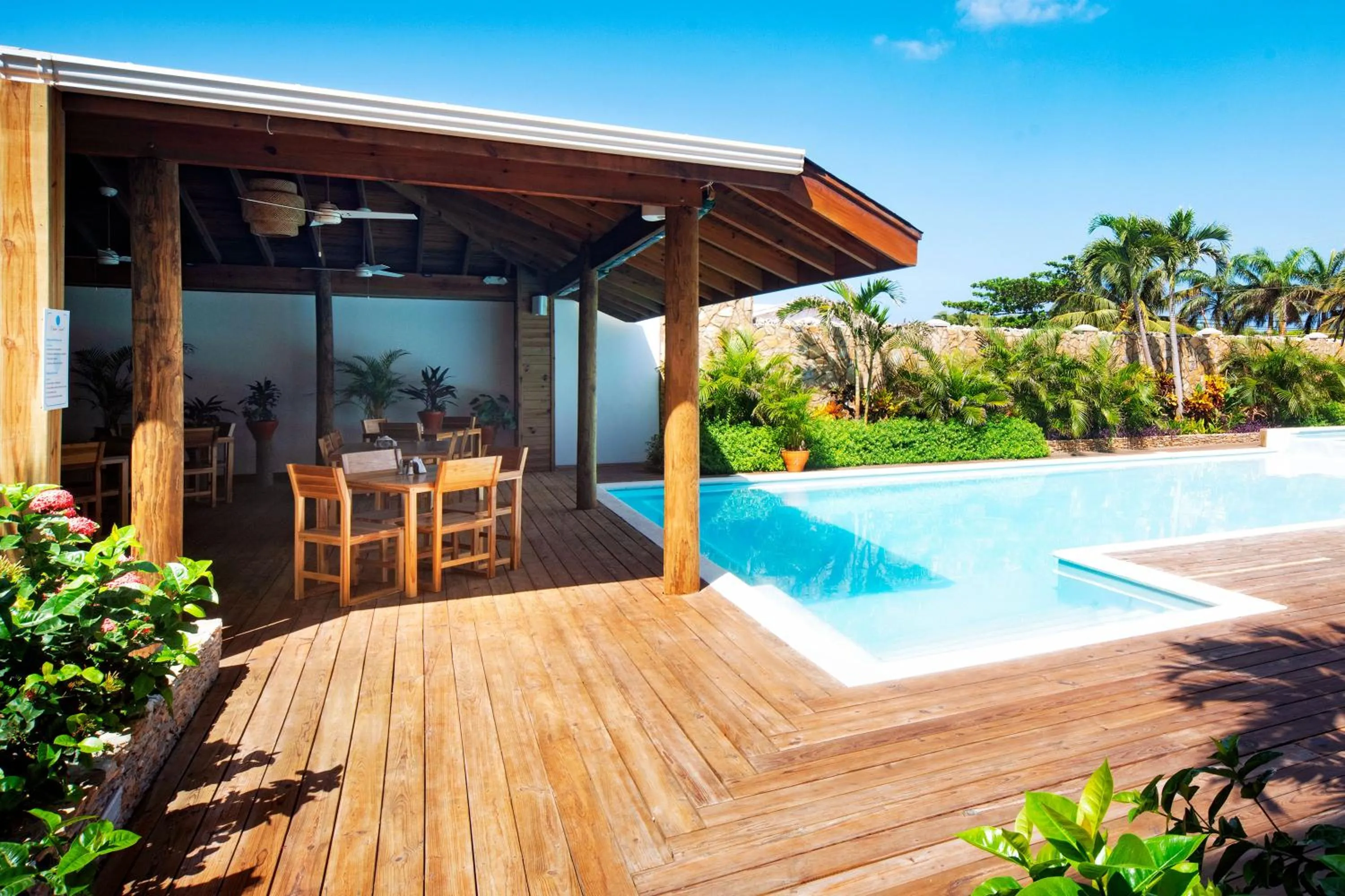 Restaurant/places to eat in Naboo Resort & Dive Center - Adults Only