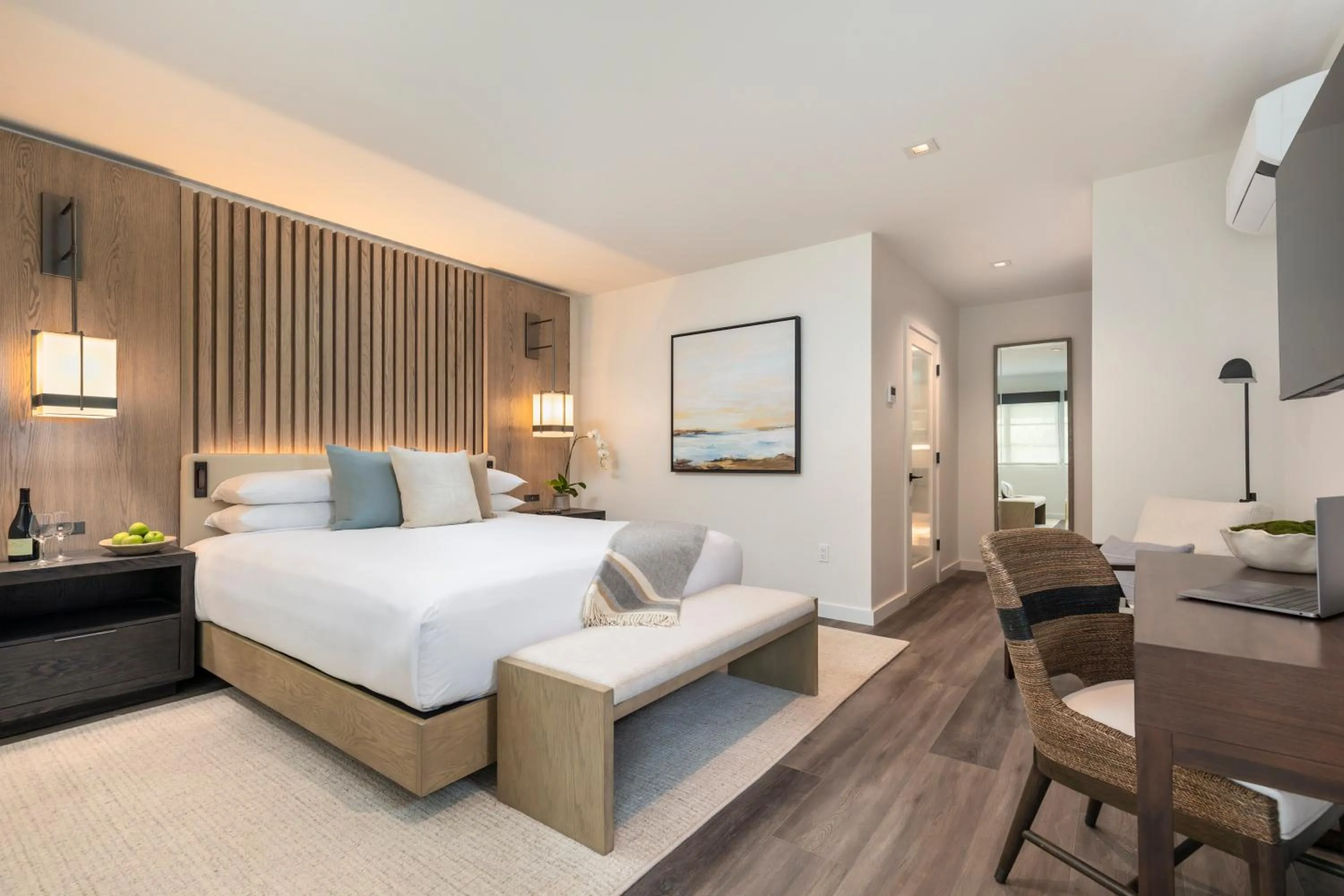 Photo of the whole room, Bed in Stilwell Hotel