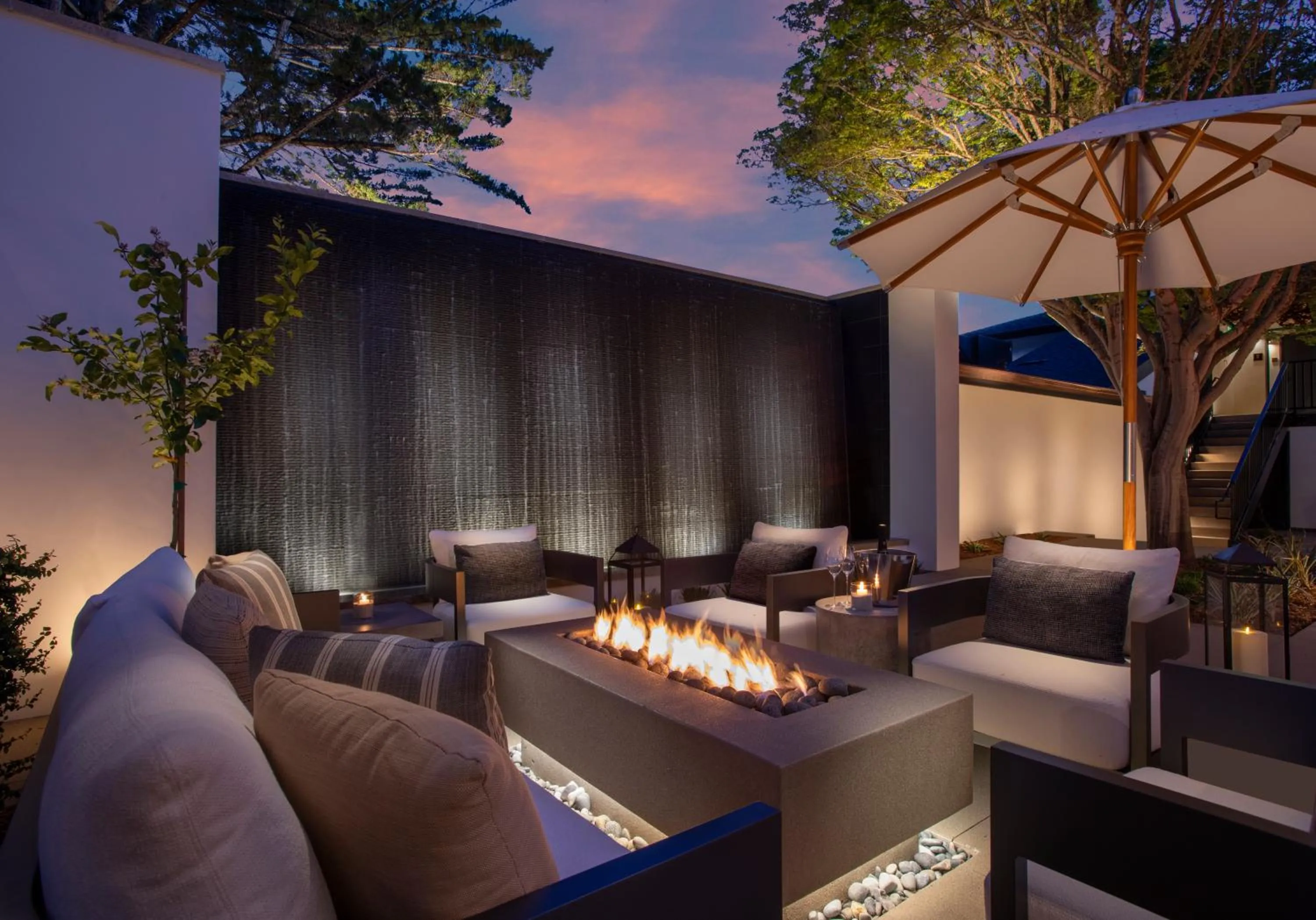 Patio in Stilwell Hotel