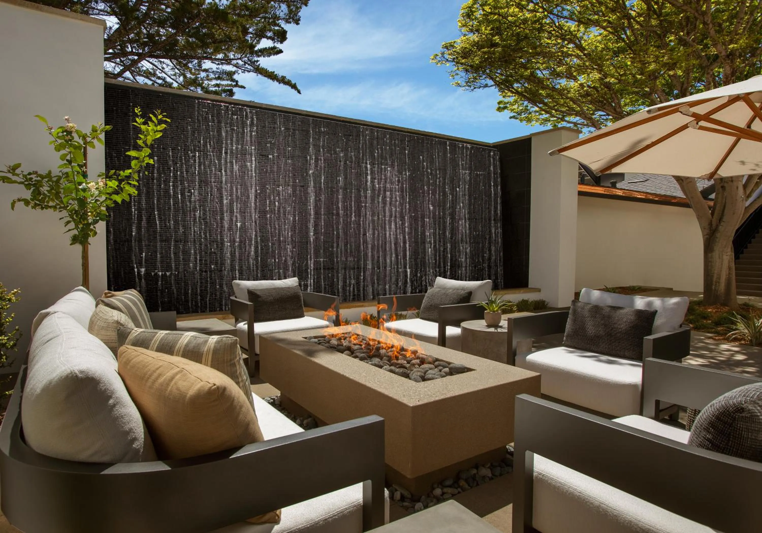 Patio in Stilwell Hotel