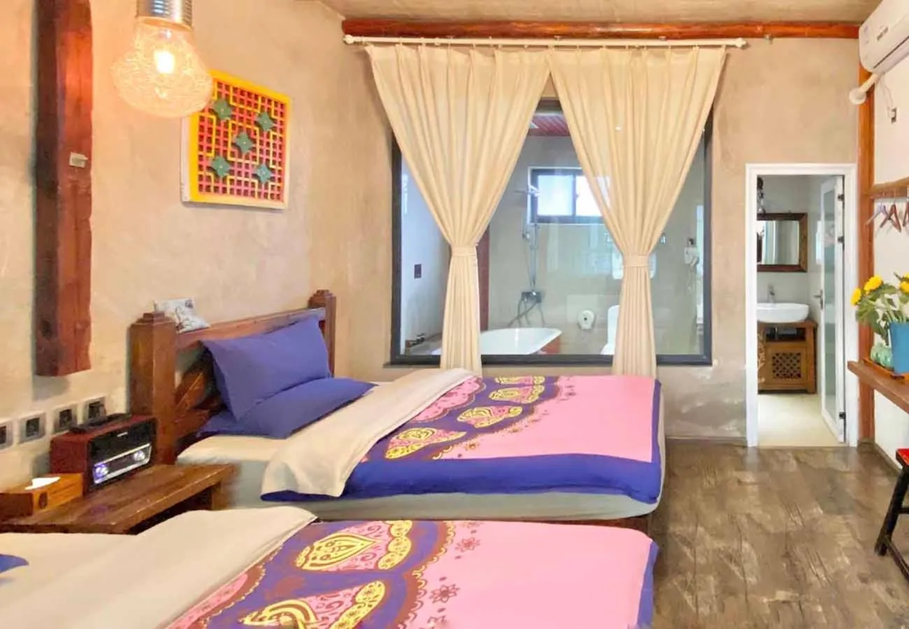 Bed in Old Story Inn Dali Ancient Town
