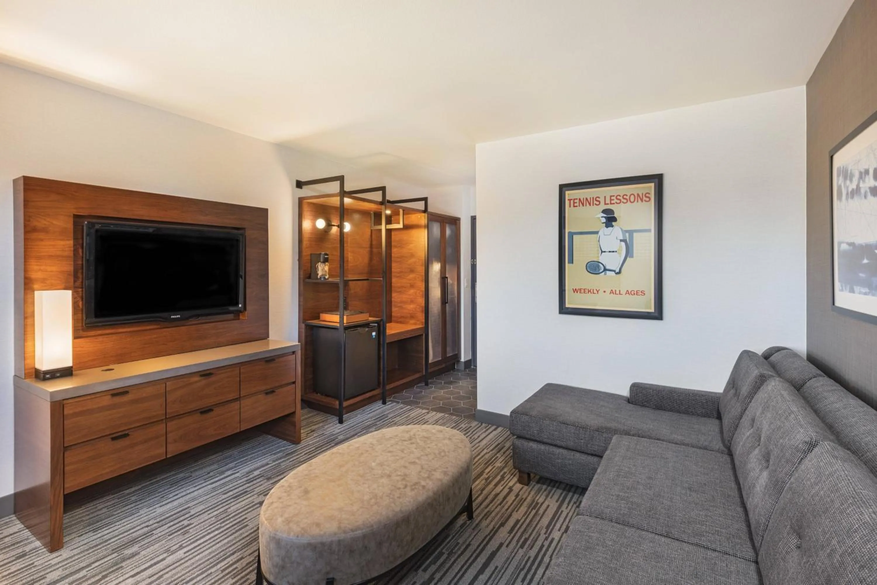 Living room in Four Points by Sheraton Los Angeles Westside