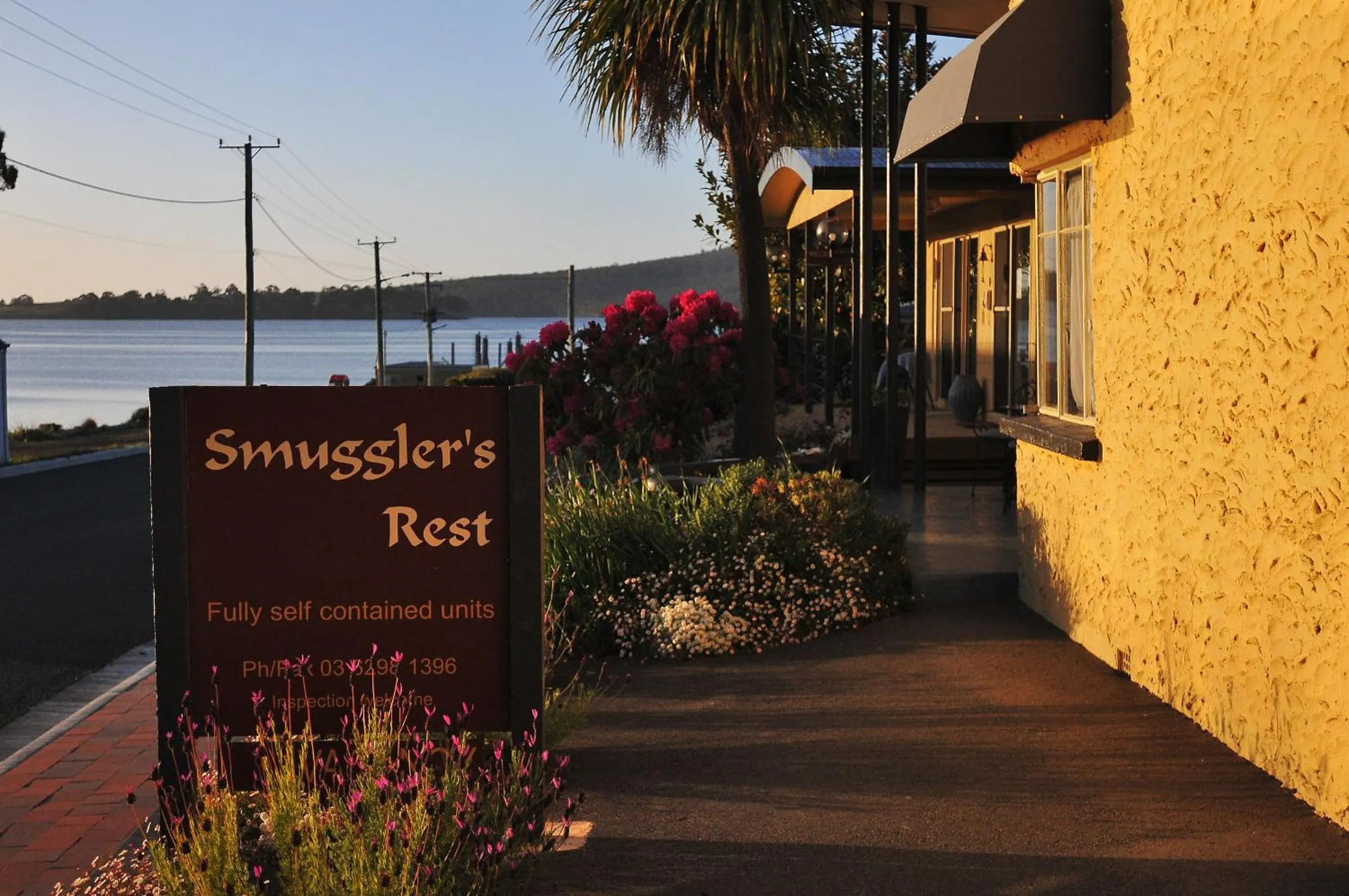 Facade/entrance in Smugglers Rest Apartments Dover