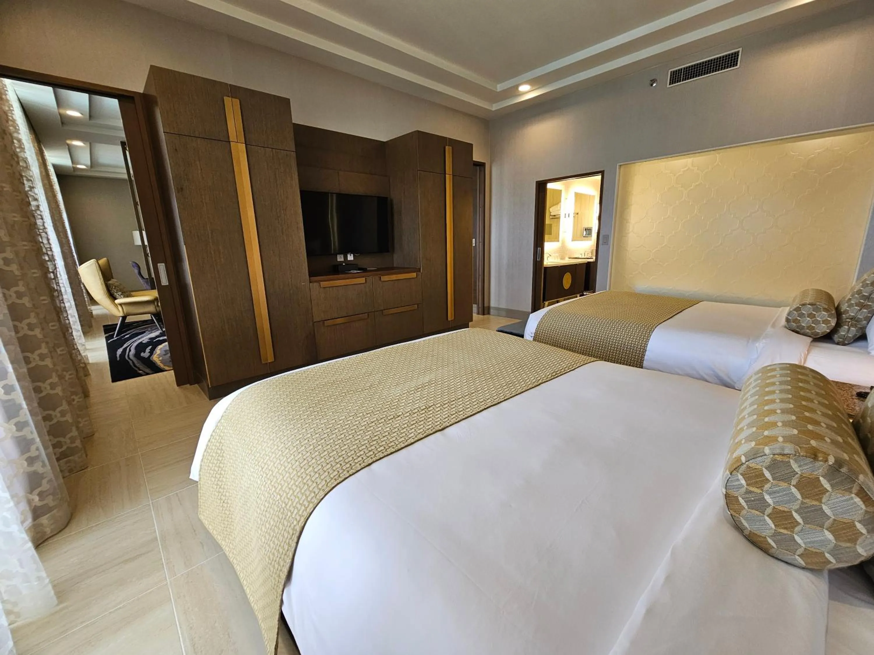 Bedroom, Bed in LeoPalace Resort Guam