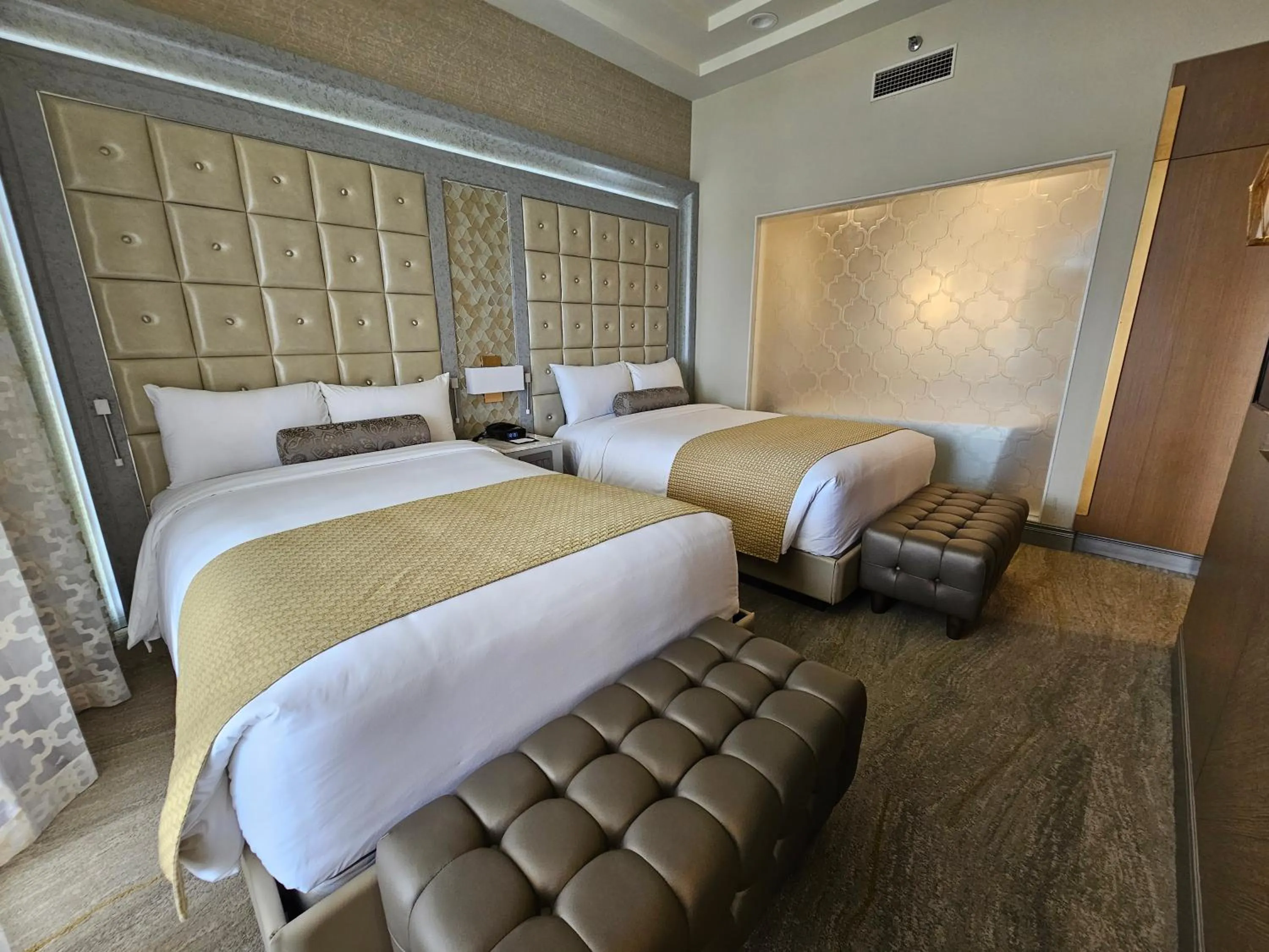 Bedroom, Bed in LeoPalace Resort Guam