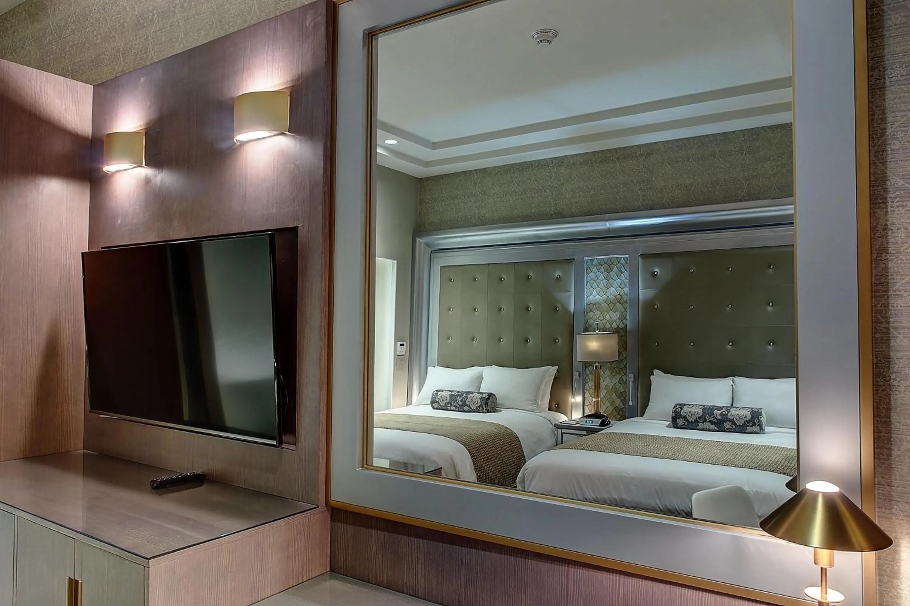 Decorative detail, Bed in LeoPalace Resort Guam