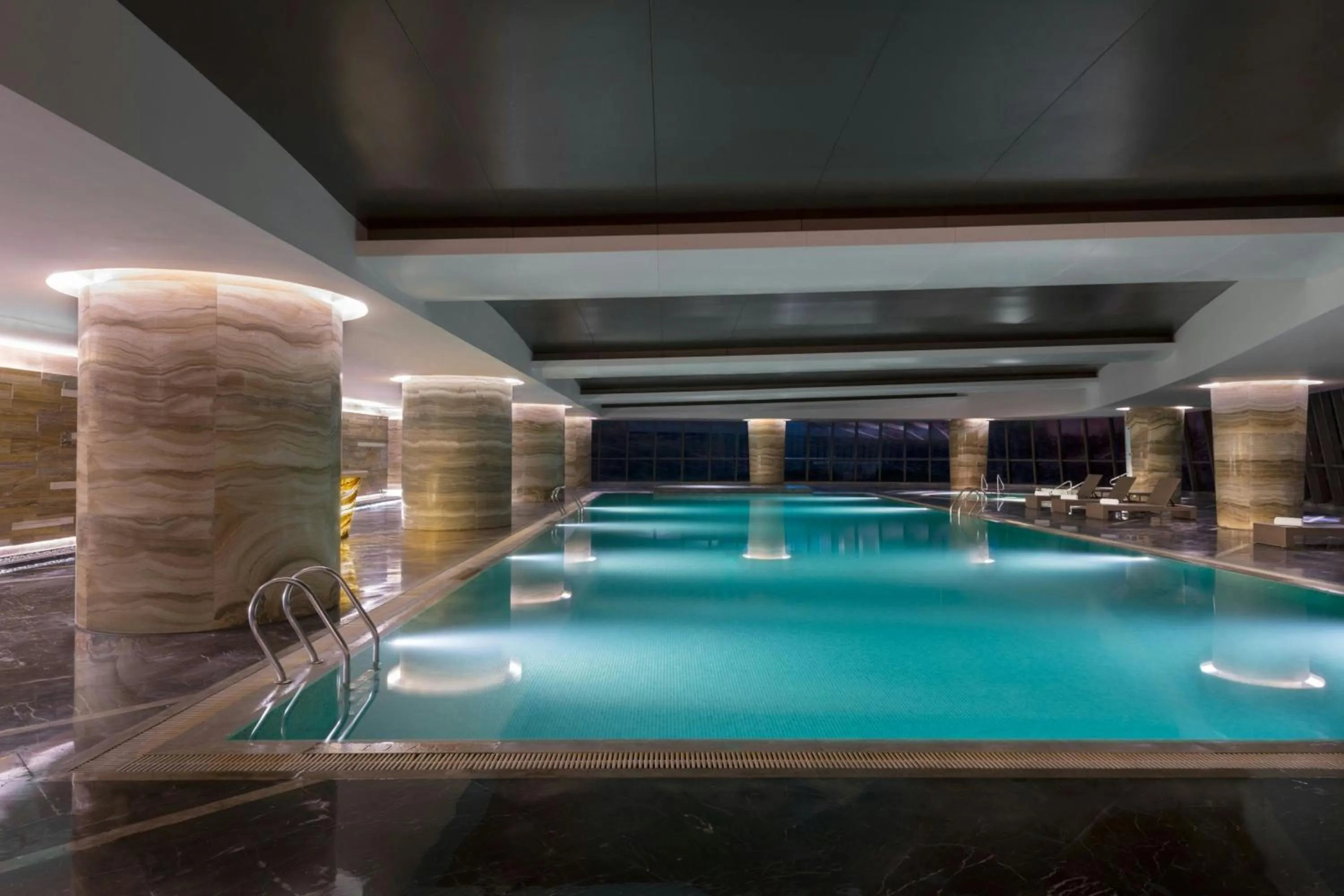 Swimming pool in Sheraton Changchun Jingyuetan Hotel