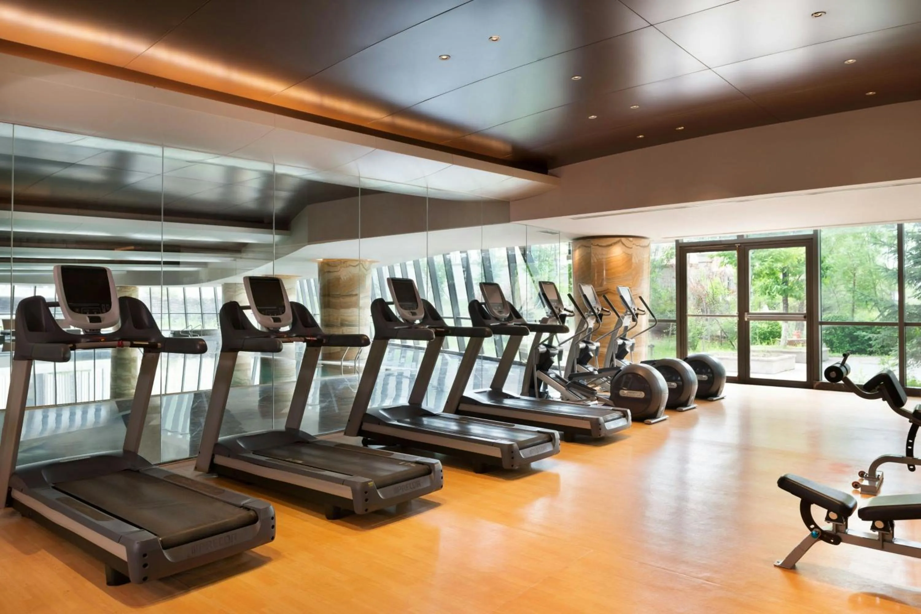 Fitness centre/facilities in Sheraton Changchun Jingyuetan Hotel