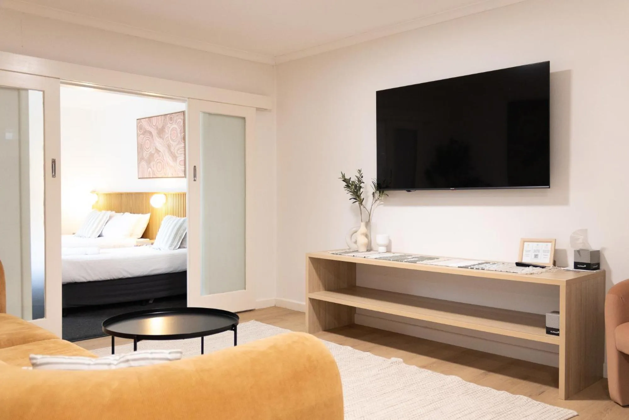 Bed in High Street Motel