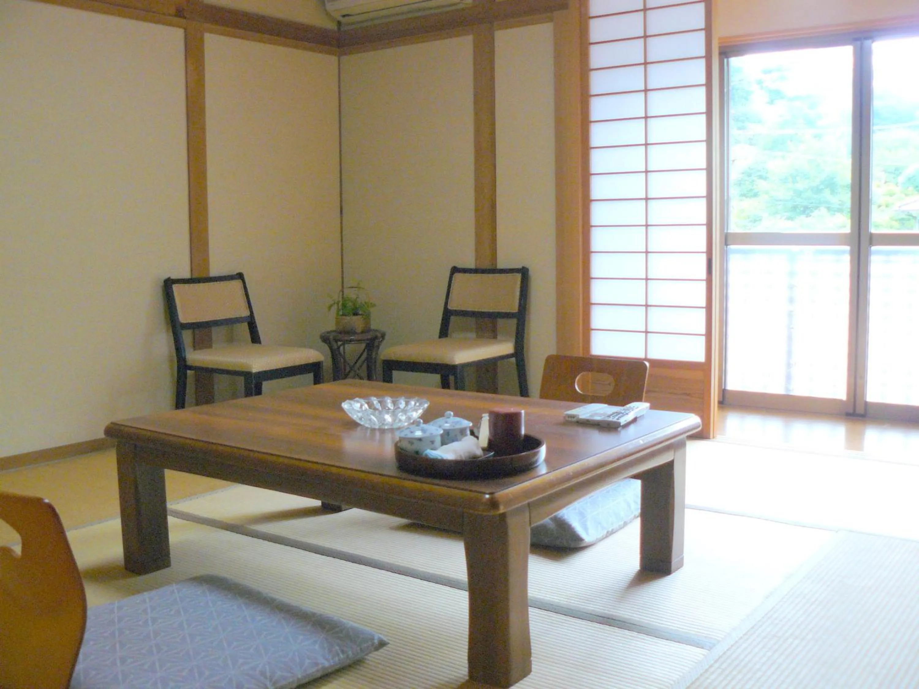 Photo of the whole room in Ryokan Yamashiroya
