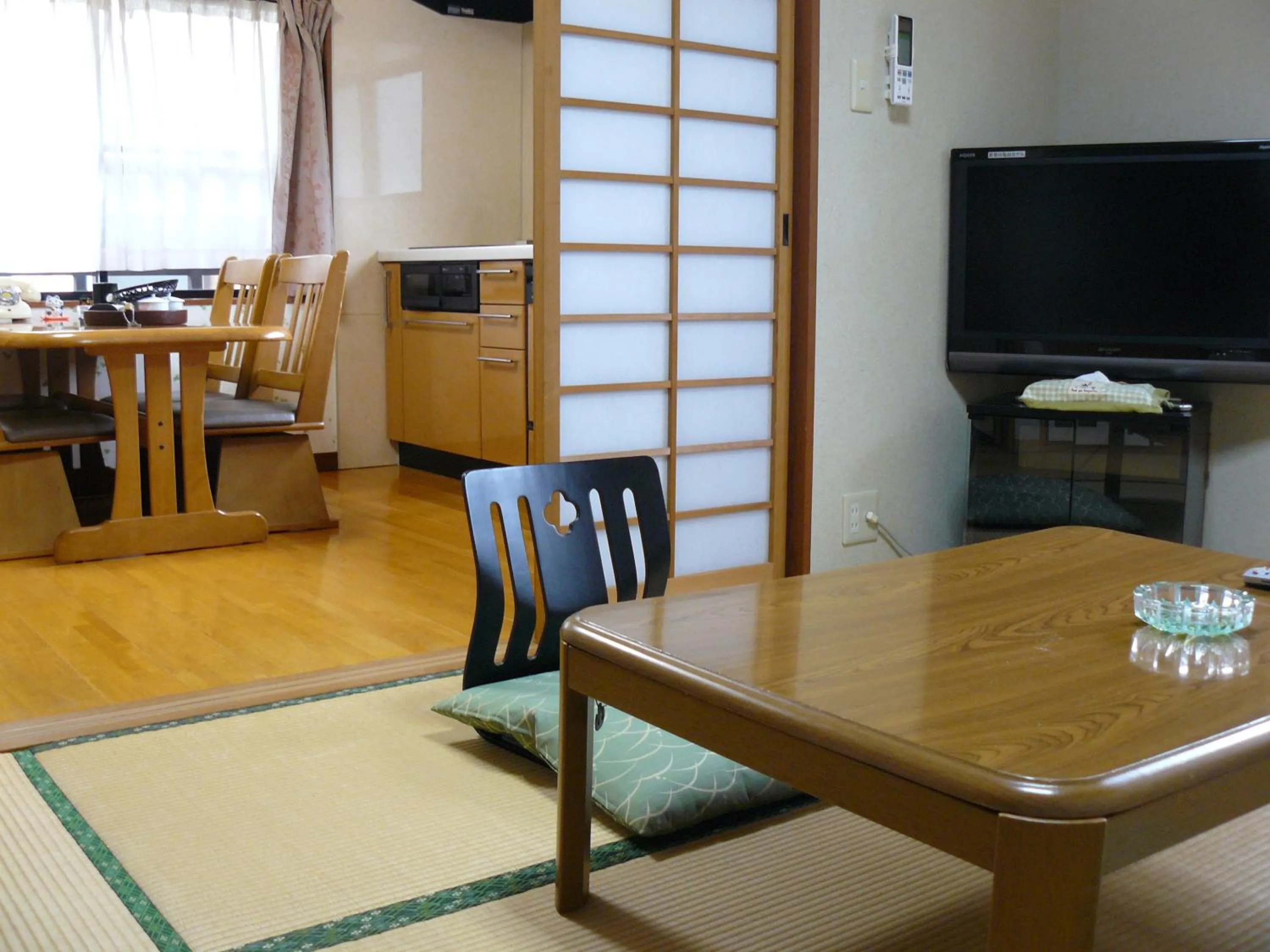 Photo of the whole room in Ryokan Yamashiroya