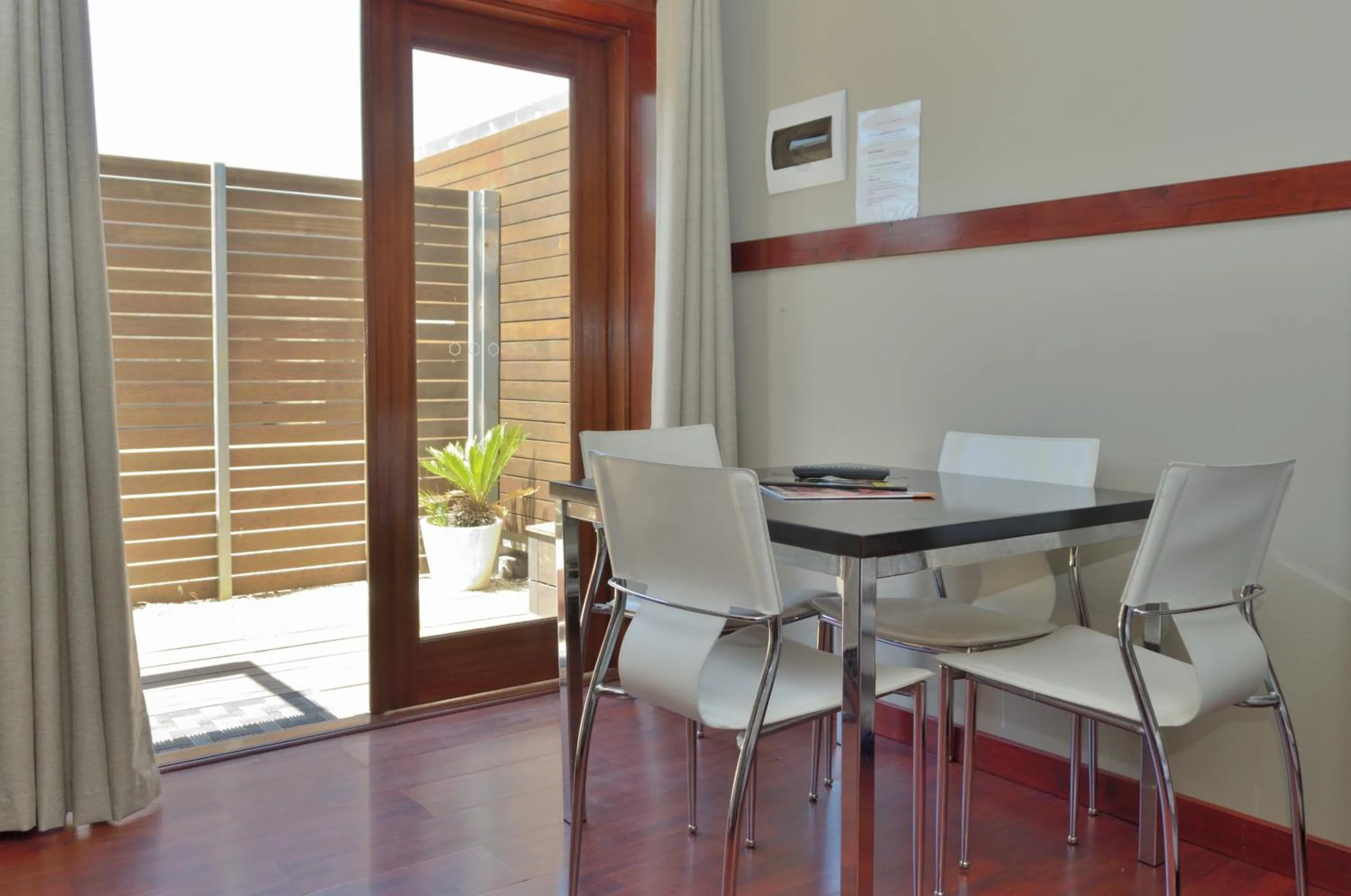 Dining area in Myrtleford Motel on Alpine
