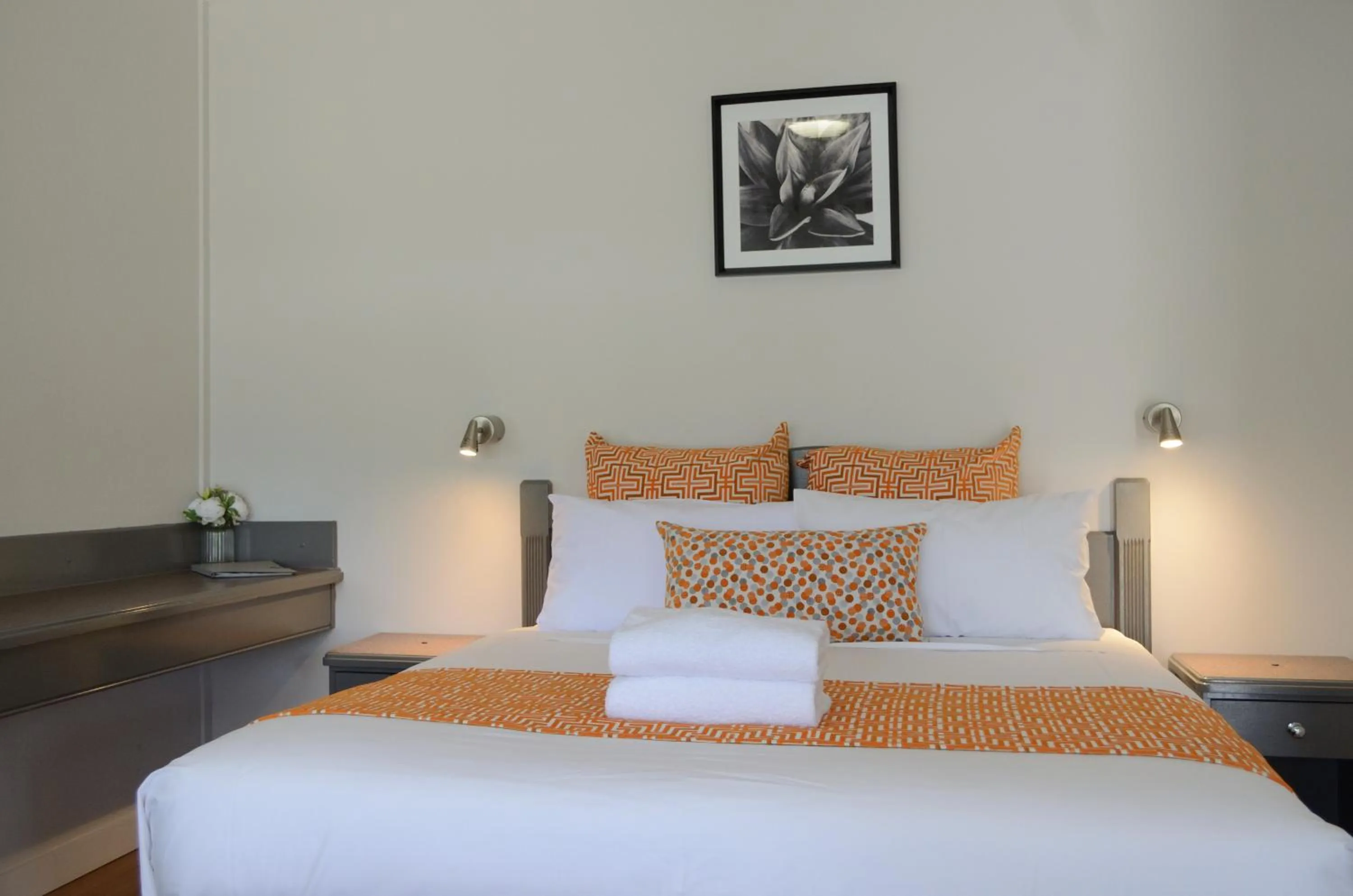 Bedroom, Bed in Myrtleford Motel on Alpine