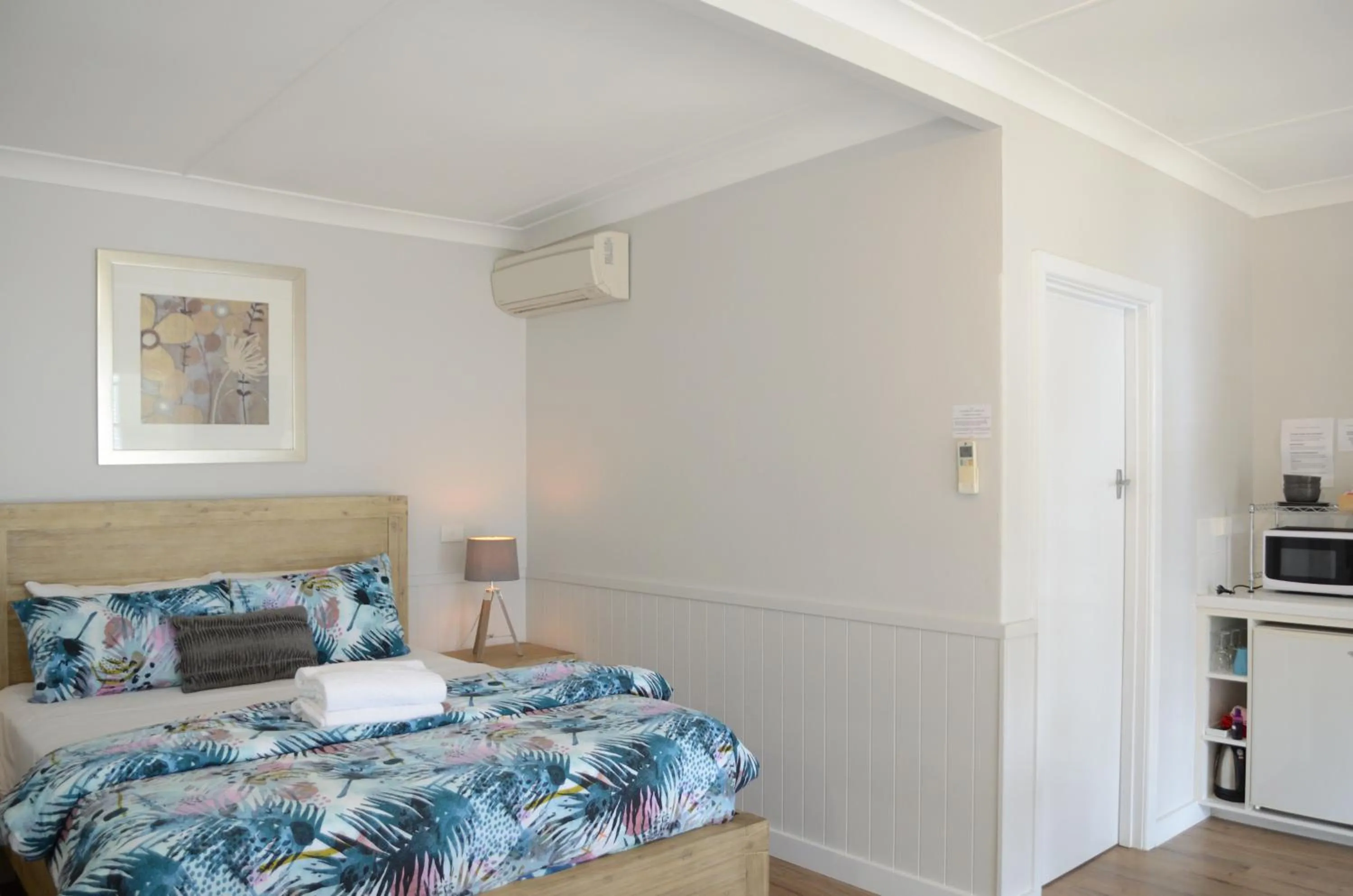 Photo of the whole room, Bed in Myrtleford Motel on Alpine