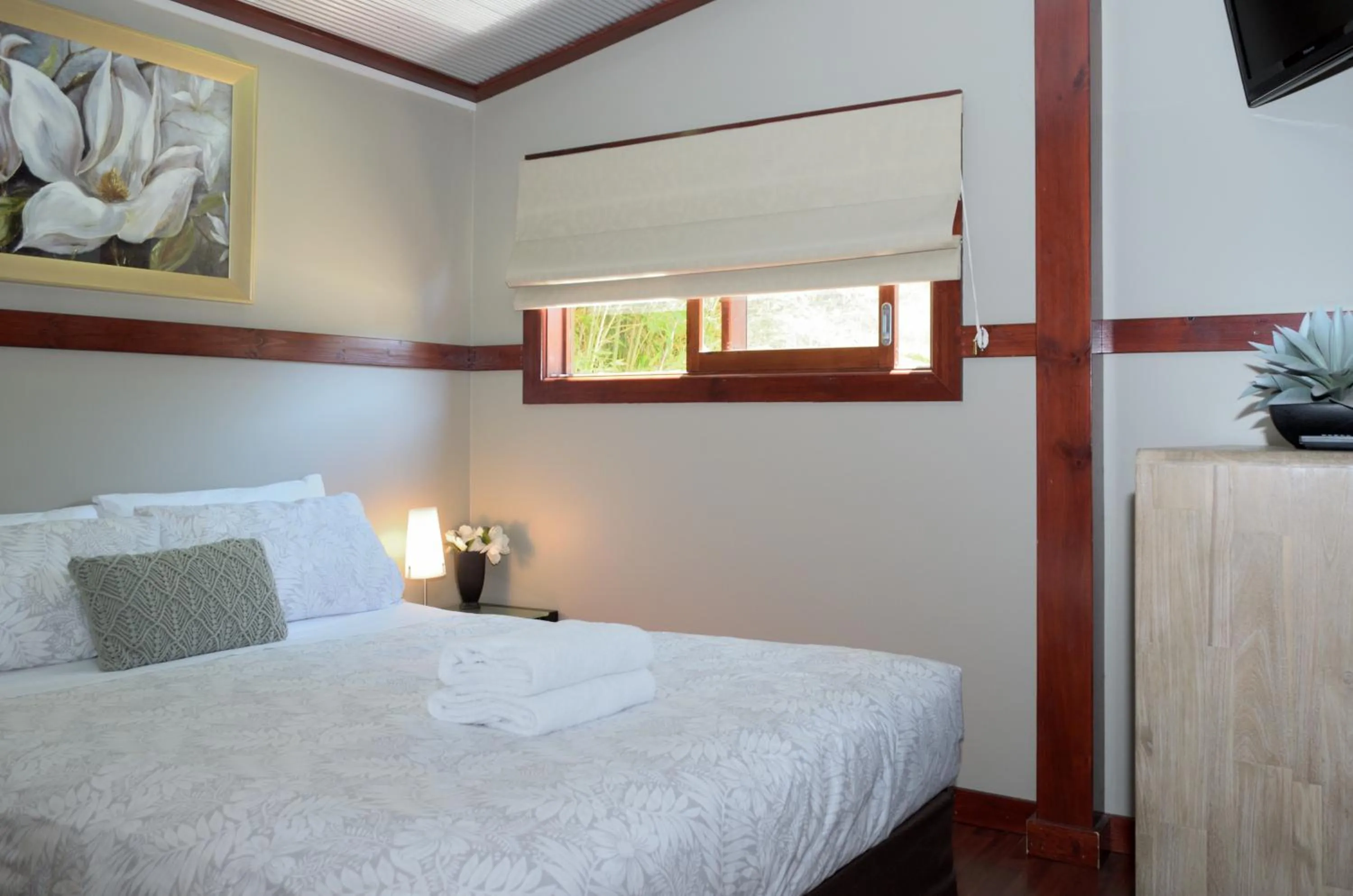 Bedroom, Bed in Myrtleford Motel on Alpine