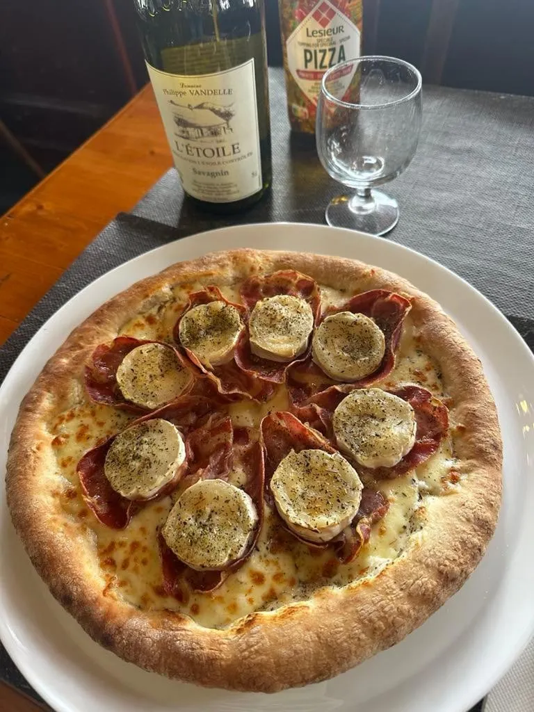 Restaurant/places to eat in Hôtel Terminus - Pizzeria Pizz'a gogo - salle de sport - face à la gare