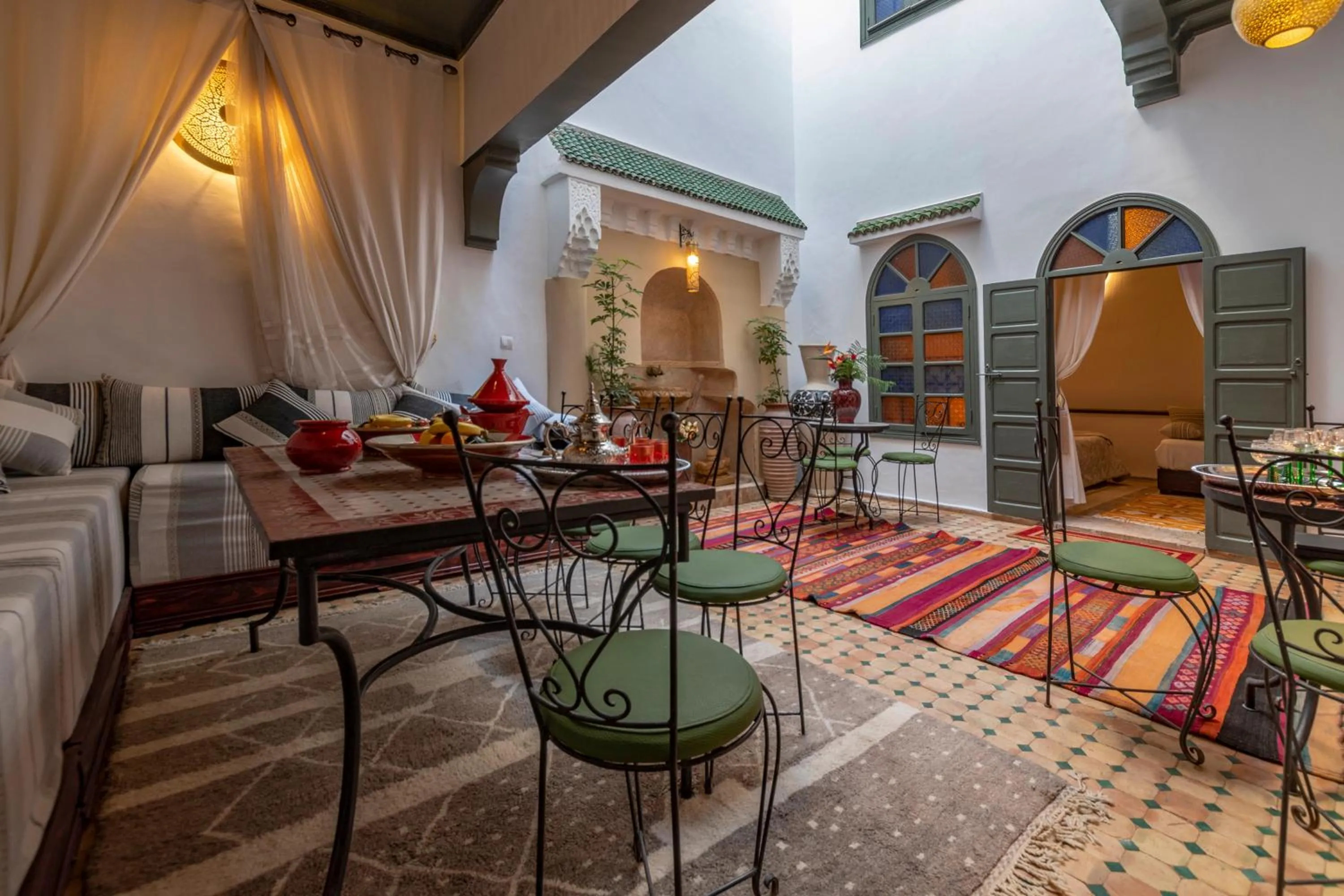 Living room in Riad dar El Arsa Rooftop & jacuzzi