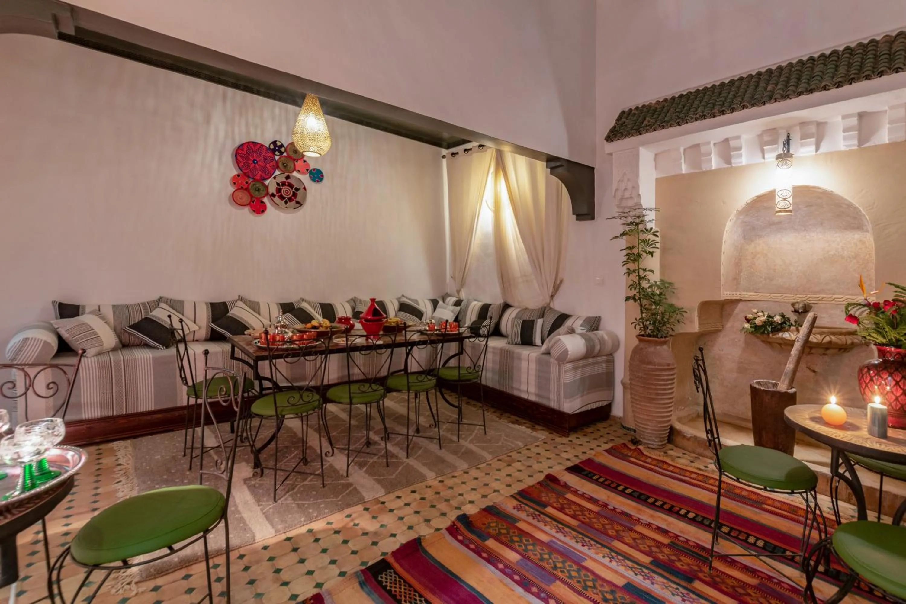 Restaurant/places to eat in Riad dar El Arsa Rooftop & jacuzzi