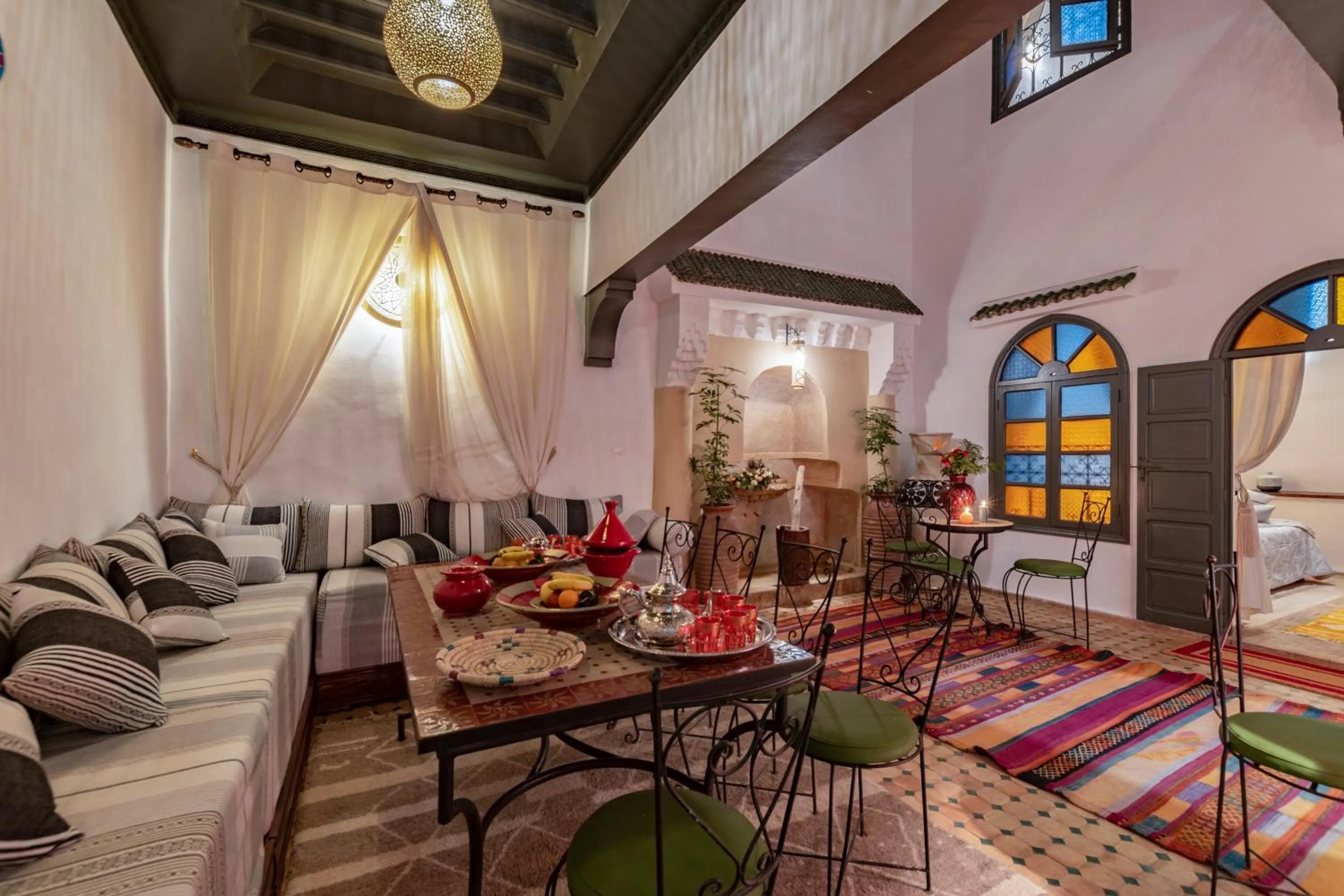 Restaurant/places to eat in Riad dar El Arsa Rooftop & jacuzzi