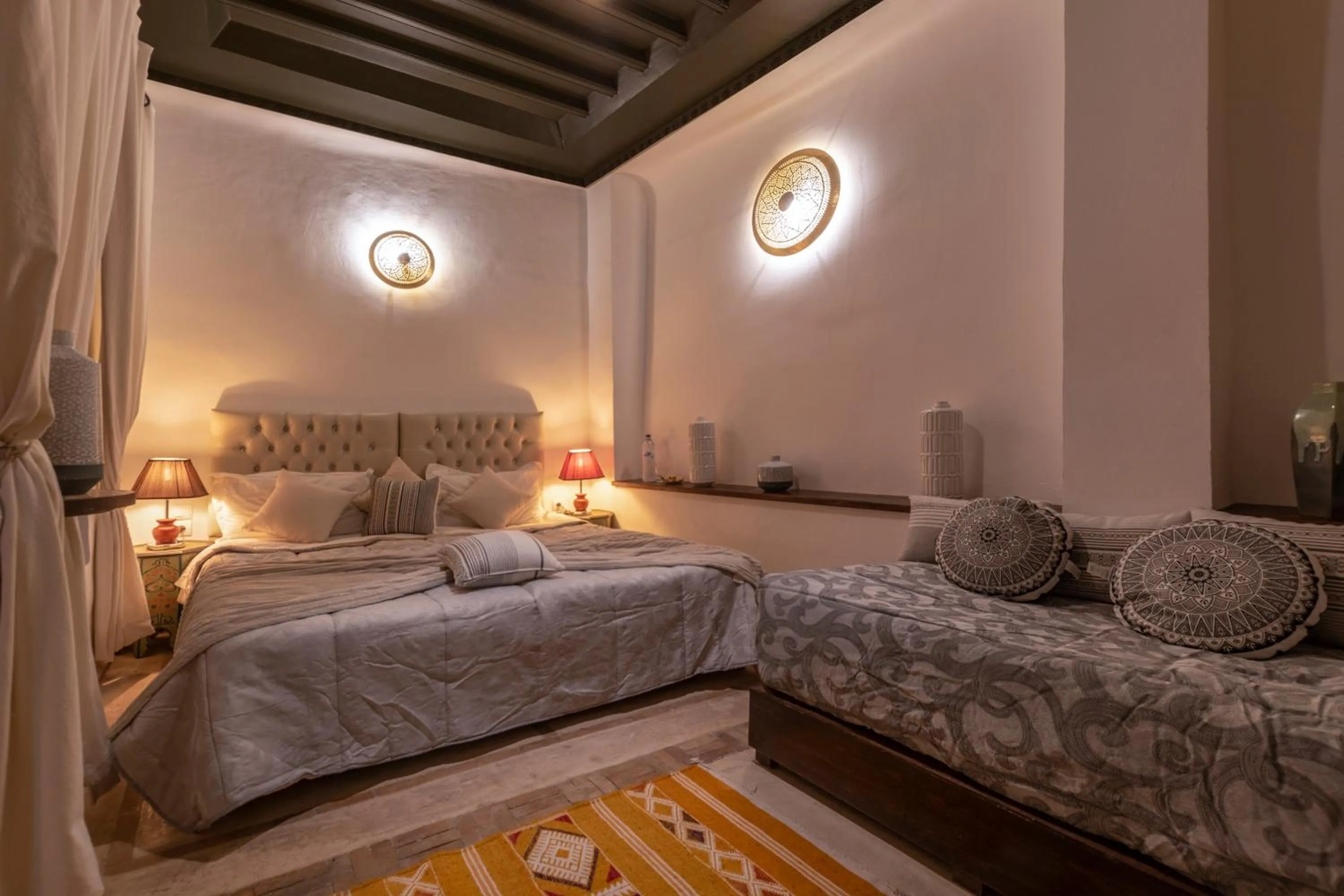 Bed in Riad dar El Arsa Rooftop & jacuzzi