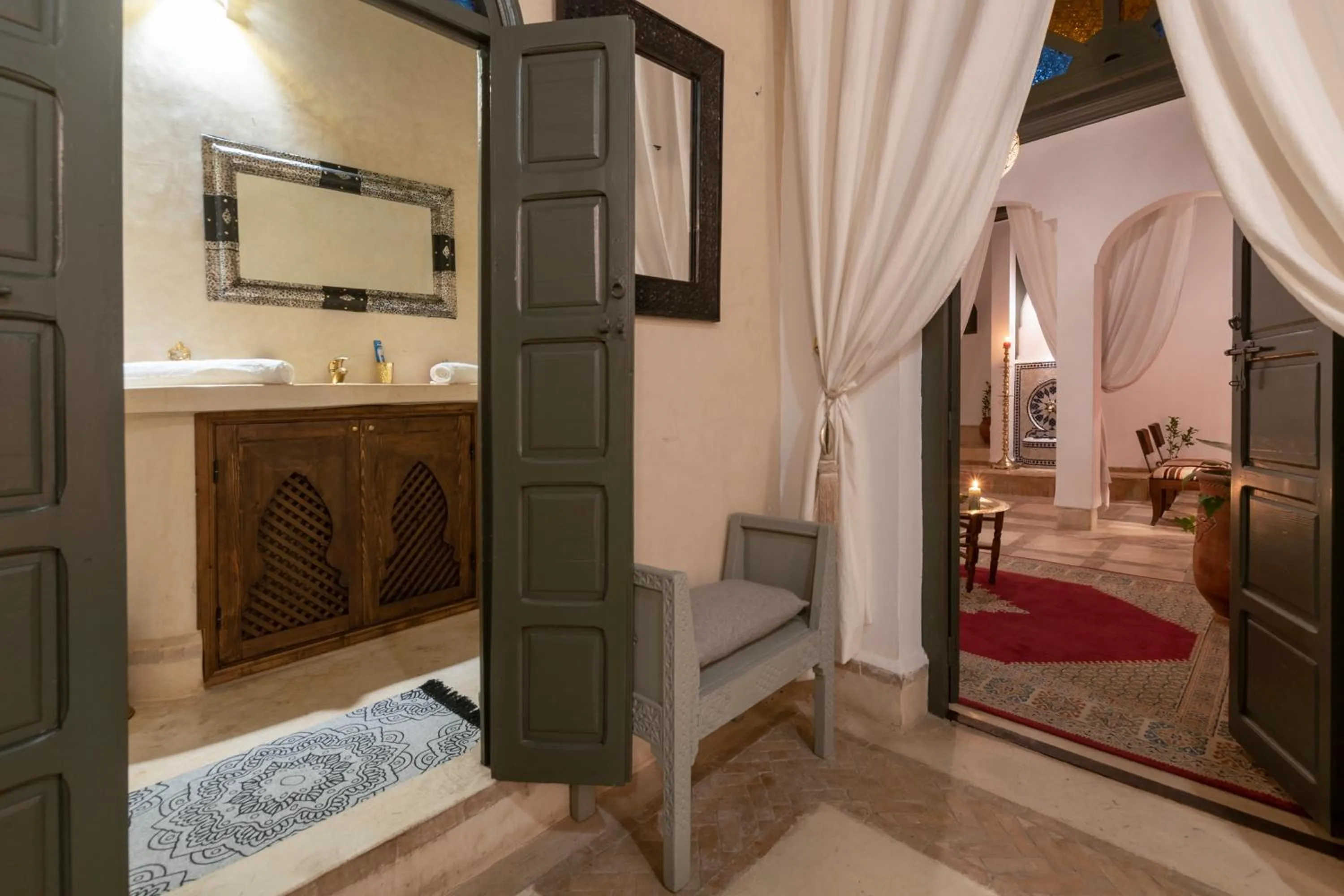 Bedroom, Bed in Riad dar El Arsa Rooftop & jacuzzi