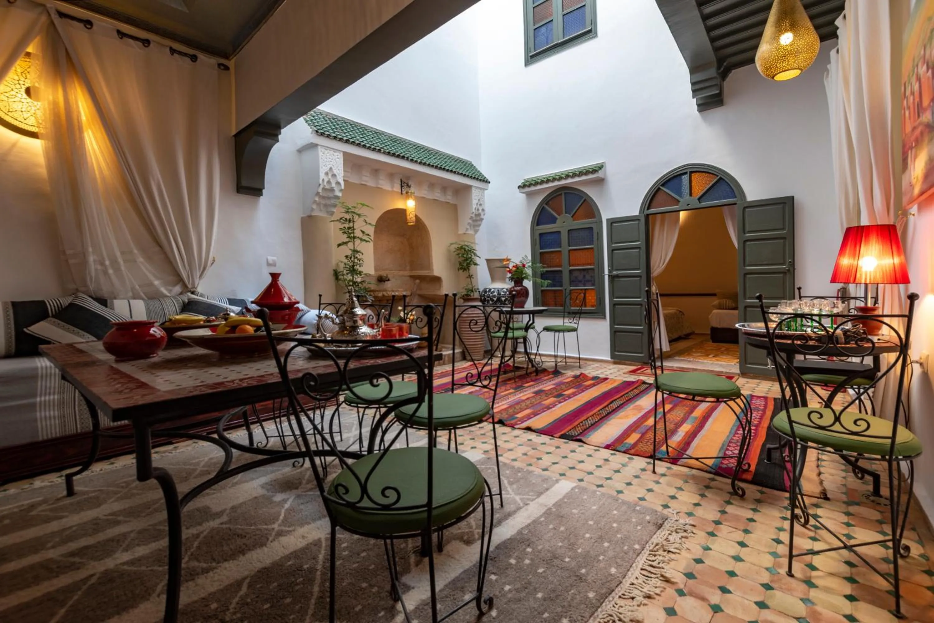 Restaurant/places to eat in Riad dar El Arsa Rooftop & jacuzzi